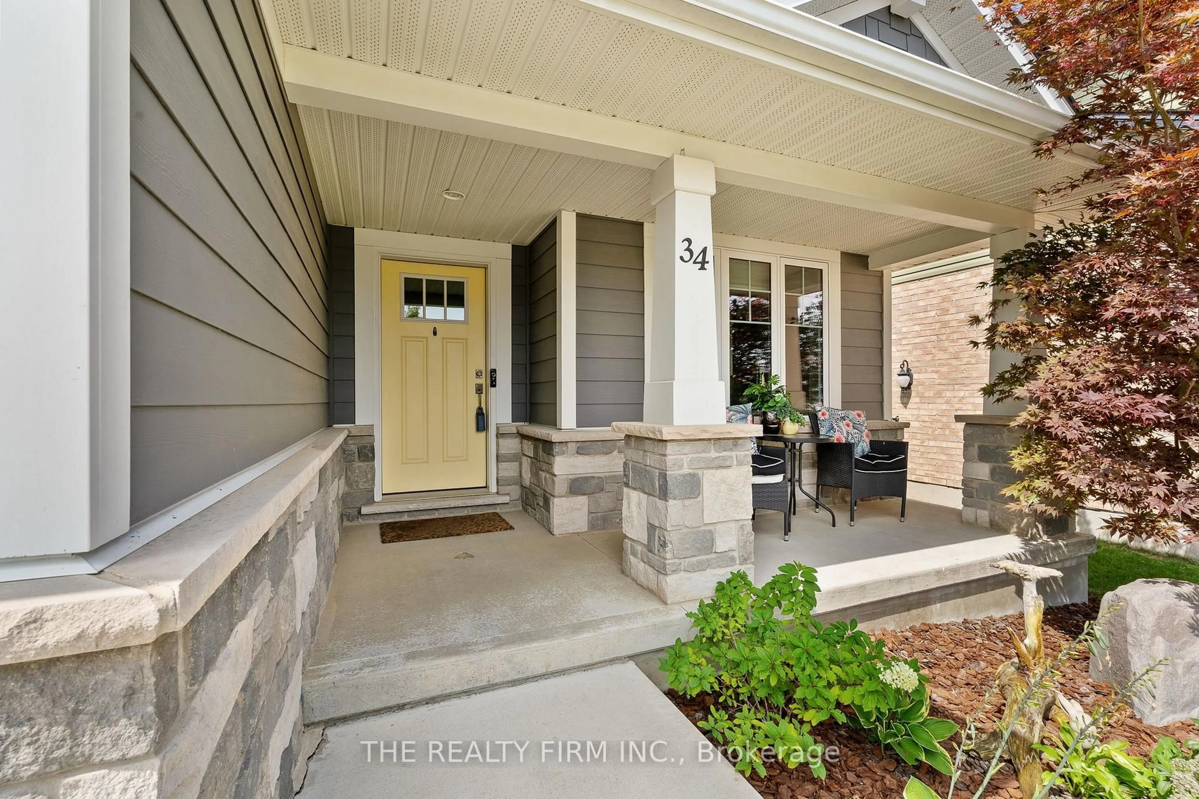 Indoor entryway for 34 Ashberry Pl, St. Thomas Ontario N5R 0H9