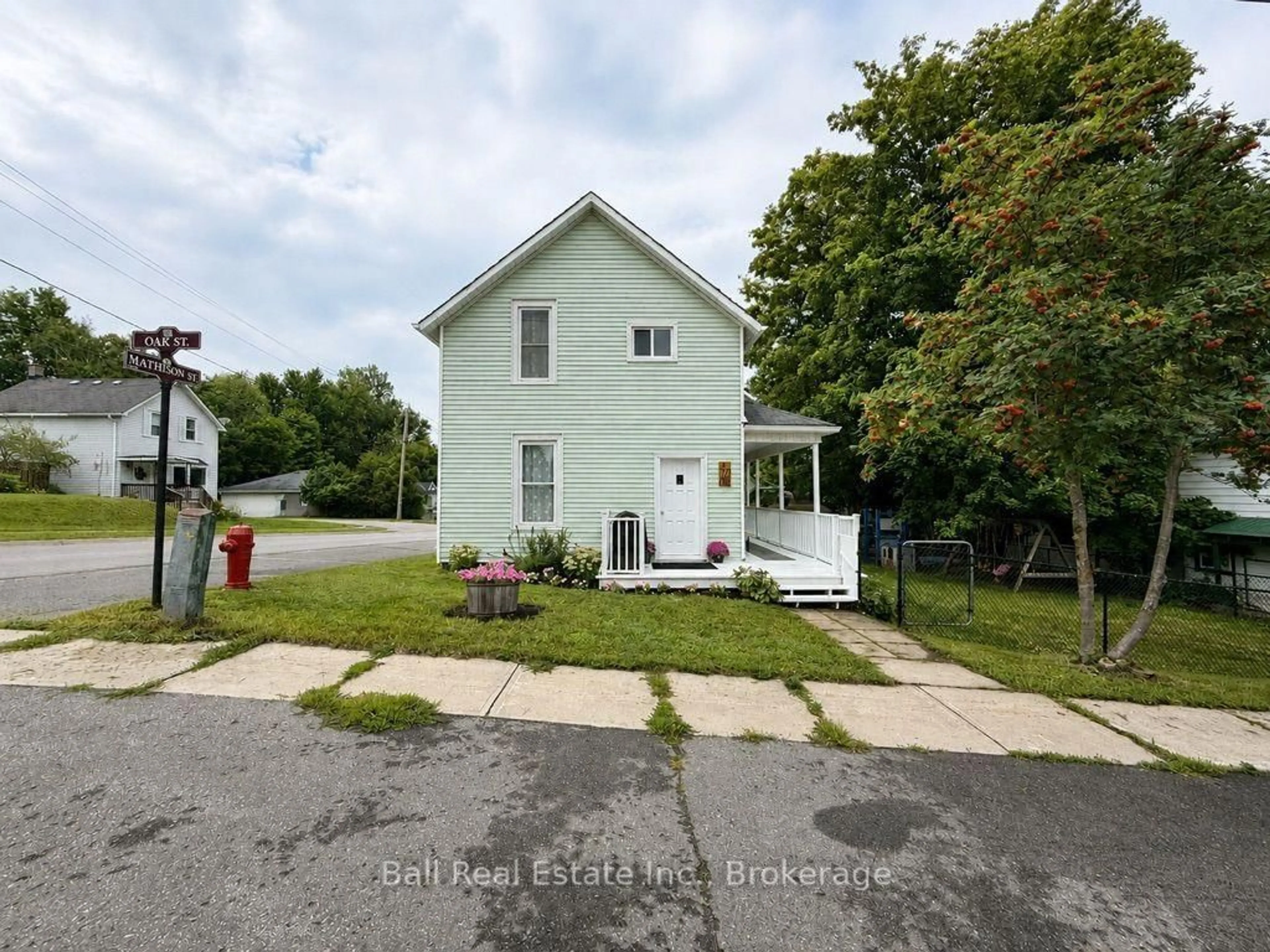 A pic from outside/outdoor area/front of a property/back of a property/a pic from drone, street for 22 Oak St, Havelock-Belmont-Methuen Ontario K0L 1Z0