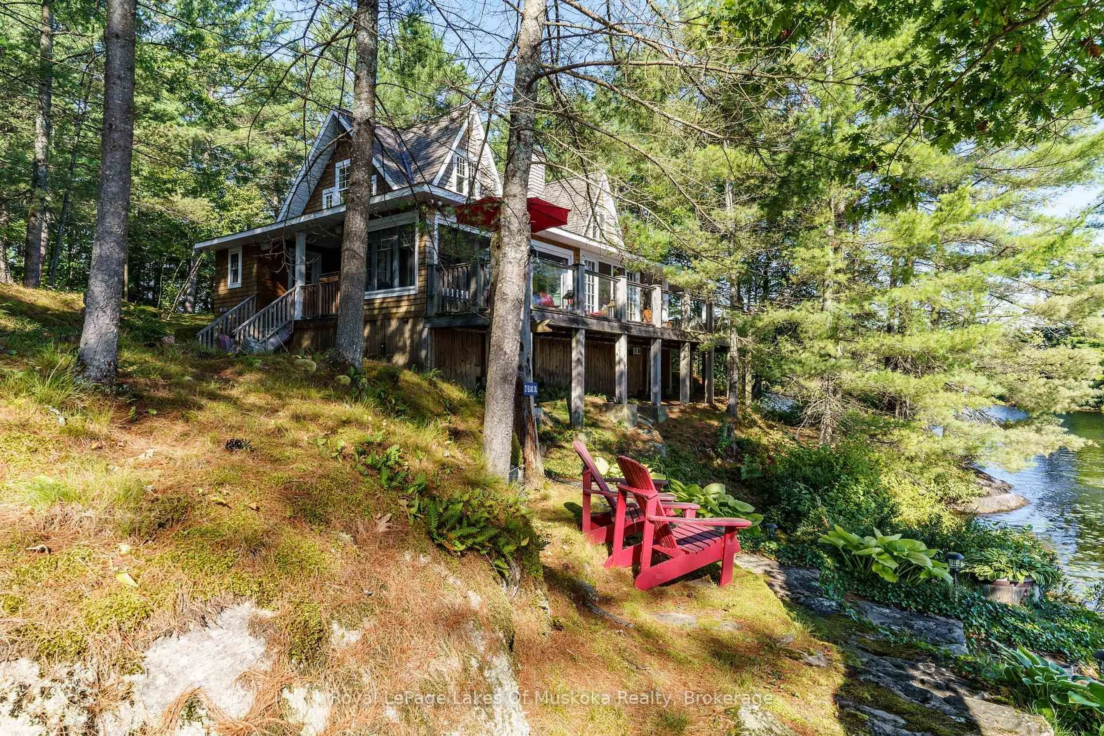 Patio, water/lake/river/ocean view for 27 Island 2ml, Gravenhurst Ontario P0E 1G0