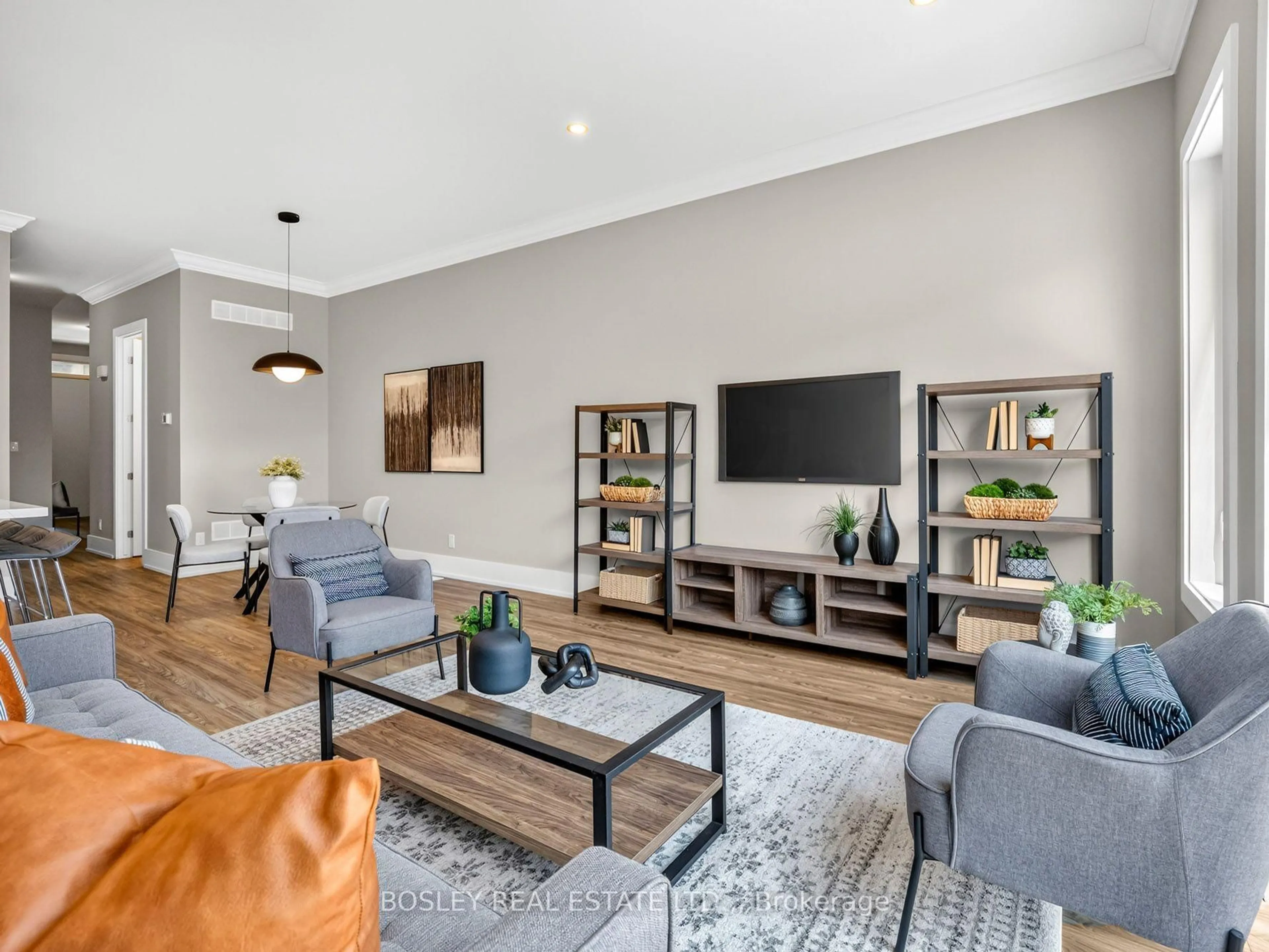 Living room with furniture, unknown for 1034 HANSLER Rd, Welland Ontario L3C 7M5
