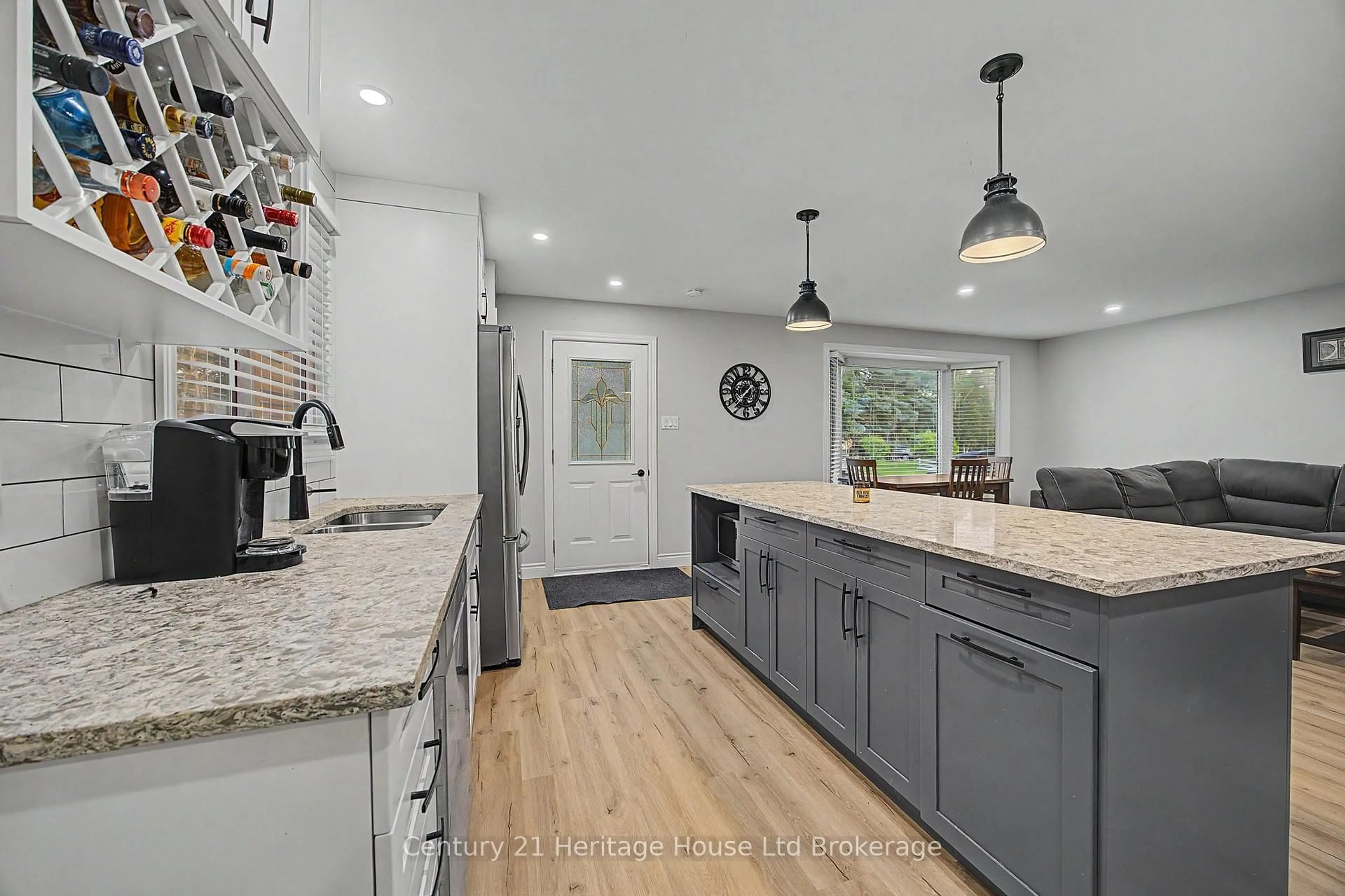 Open concept kitchen, ceramic/tile floor for 34 Centennial Ave, Tillsonburg Ontario N4G 4R6