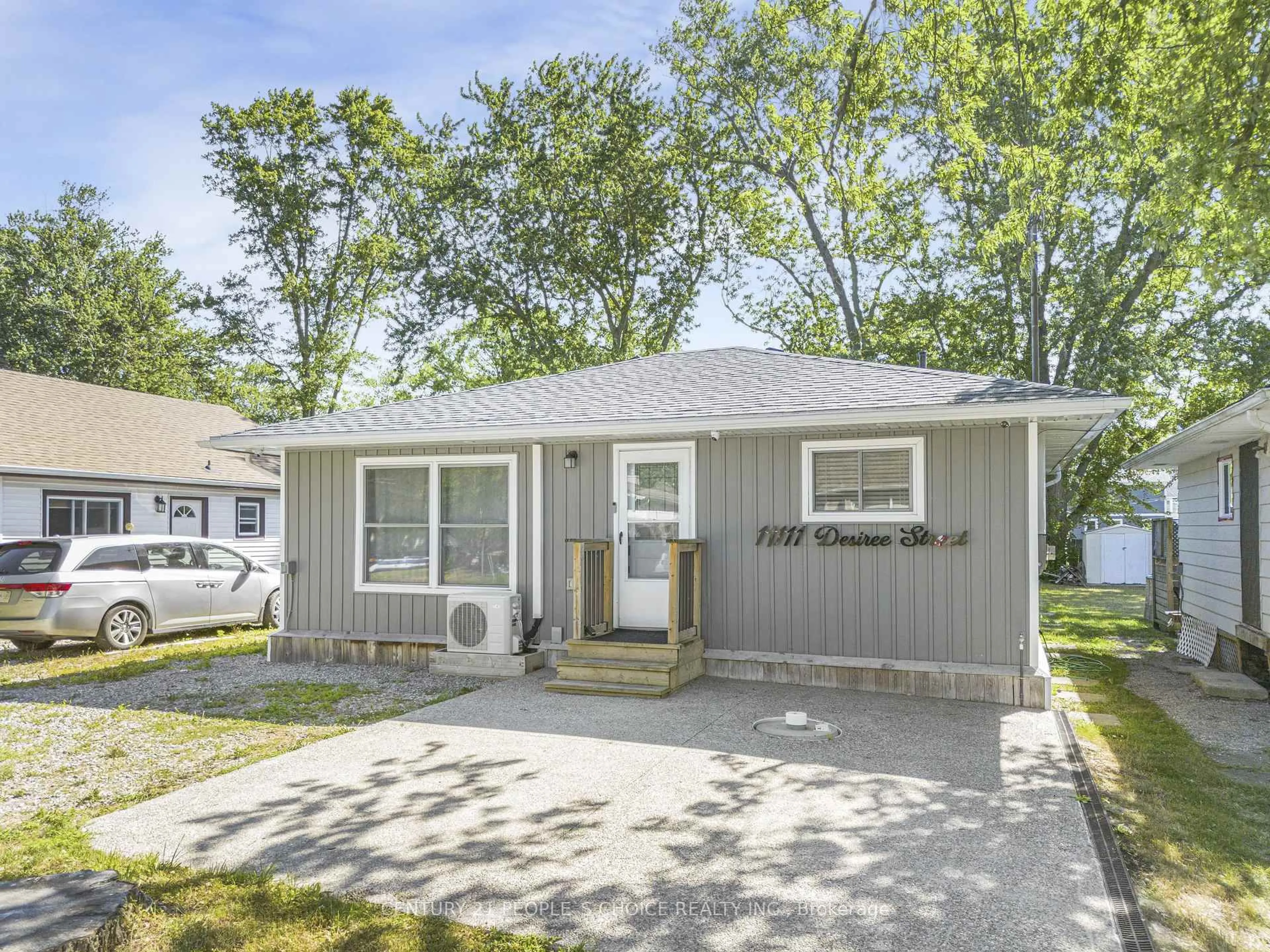 Home with vinyl exterior material, street for 11111 Desiree St, Wainfleet Ontario L3K 2S6