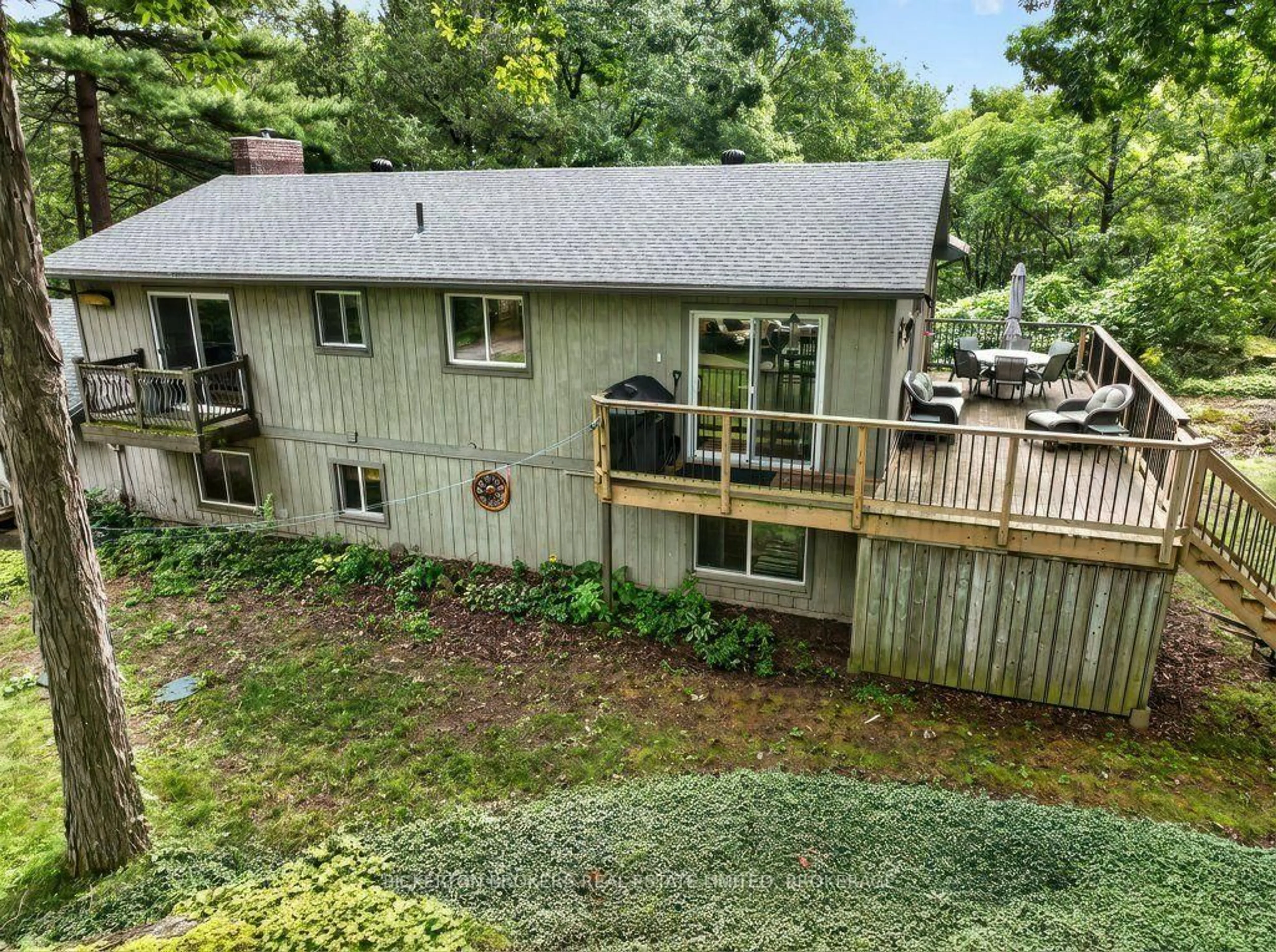 A pic from outside/outdoor area/front of a property/back of a property/a pic from drone, unknown for 237 Old River Rd, Leeds and the Thousand Islands Ontario K0E 1R0