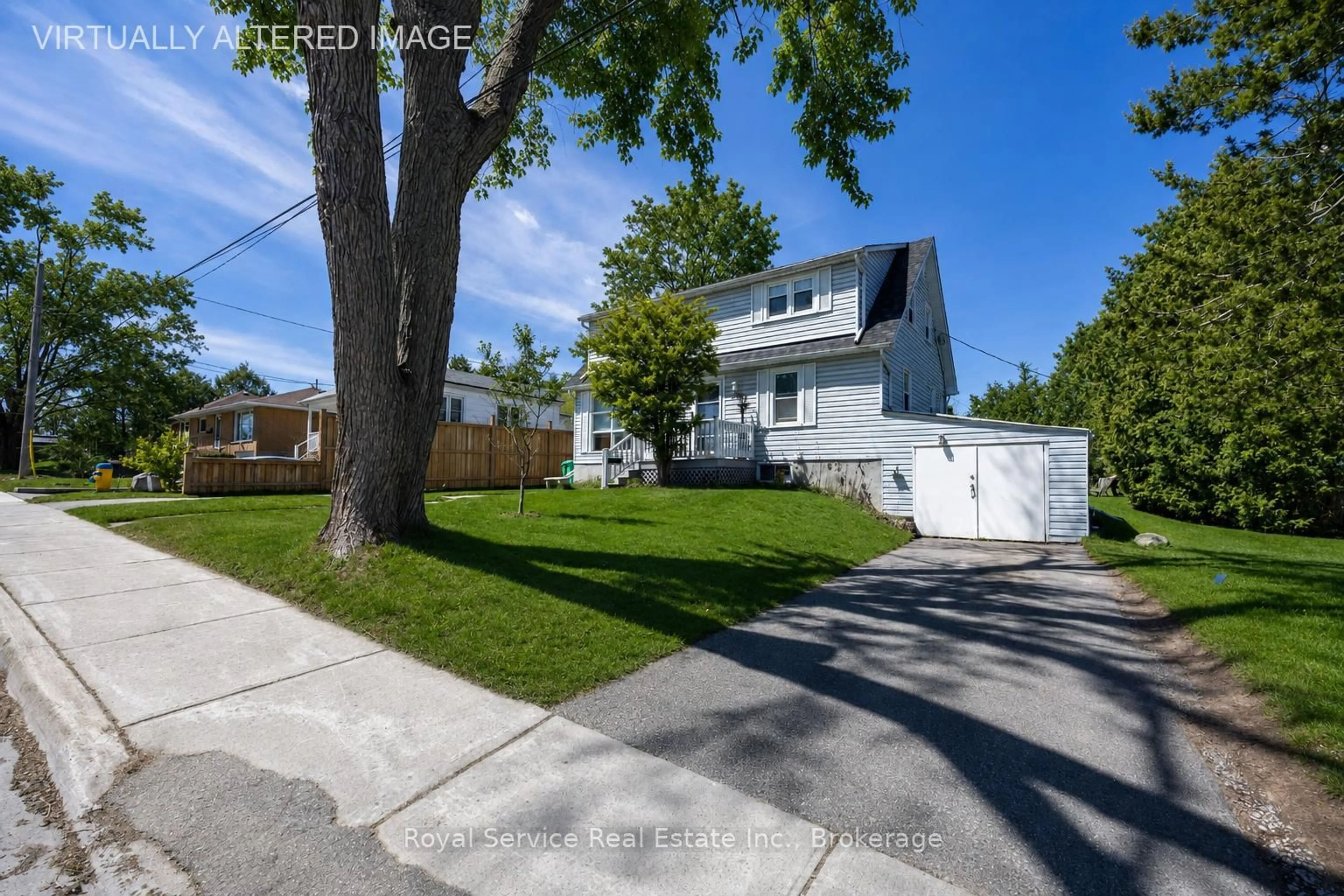 A pic from outside/outdoor area/front of a property/back of a property/a pic from drone, street for 210 Shelbourne St, Peterborough Ontario K9H 5K4