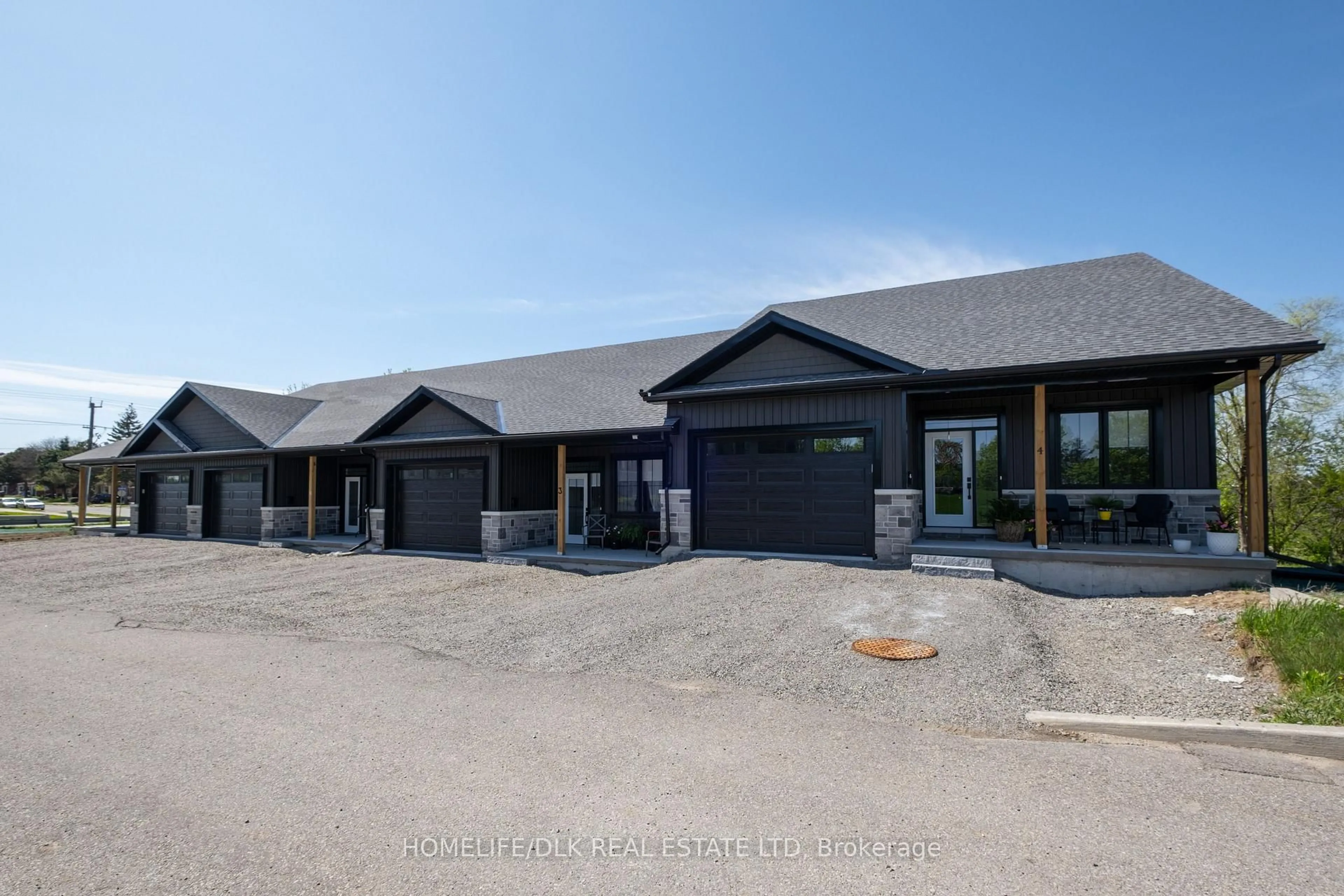 A pic from outside/outdoor area/front of a property/back of a property/a pic from drone, building for 1115 Millwood Ave, Brockville Ontario K6V 0E6