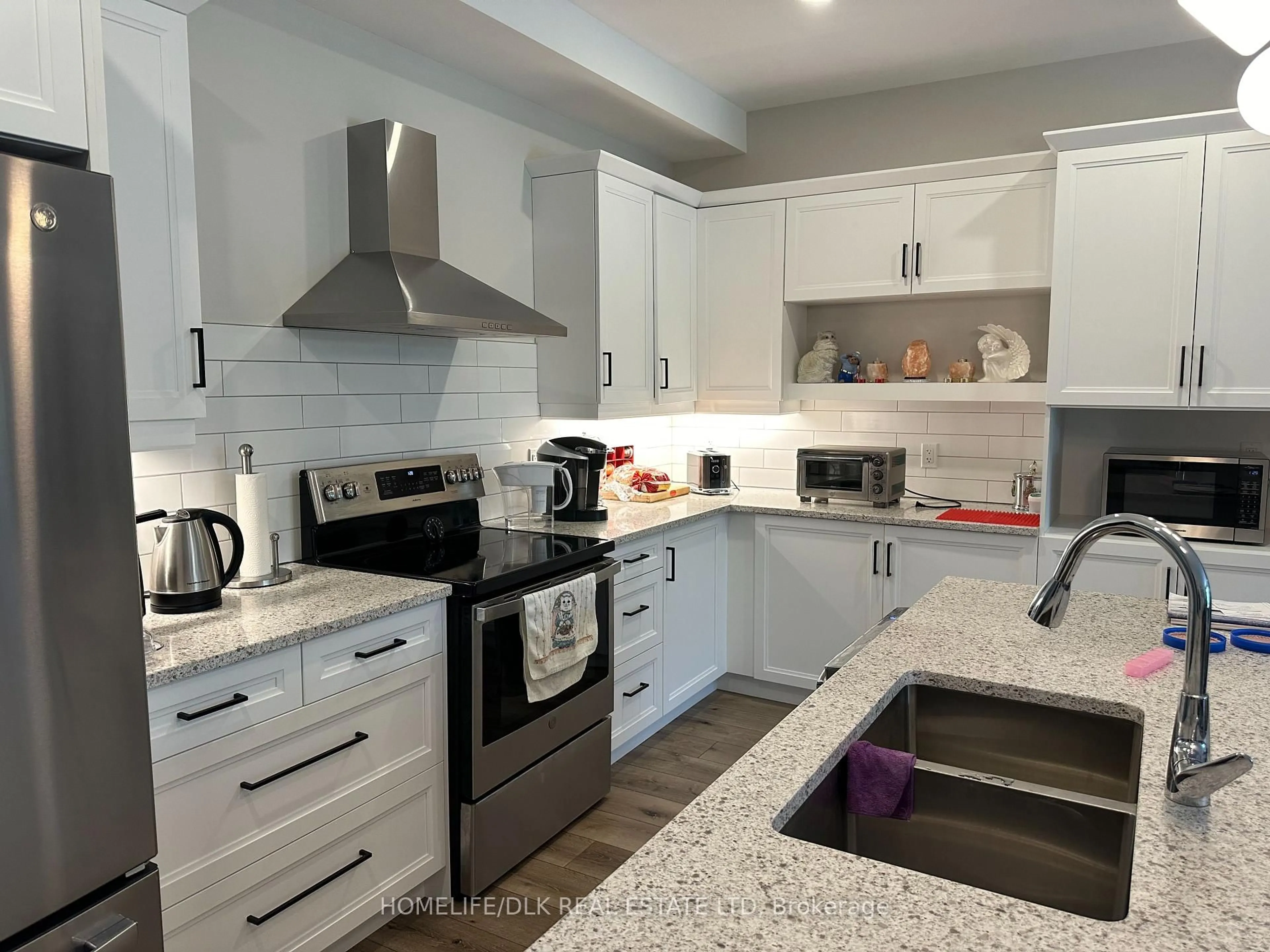 Contemporary kitchen, unknown for 1115 Millwood Ave, Brockville Ontario K6V 0E6
