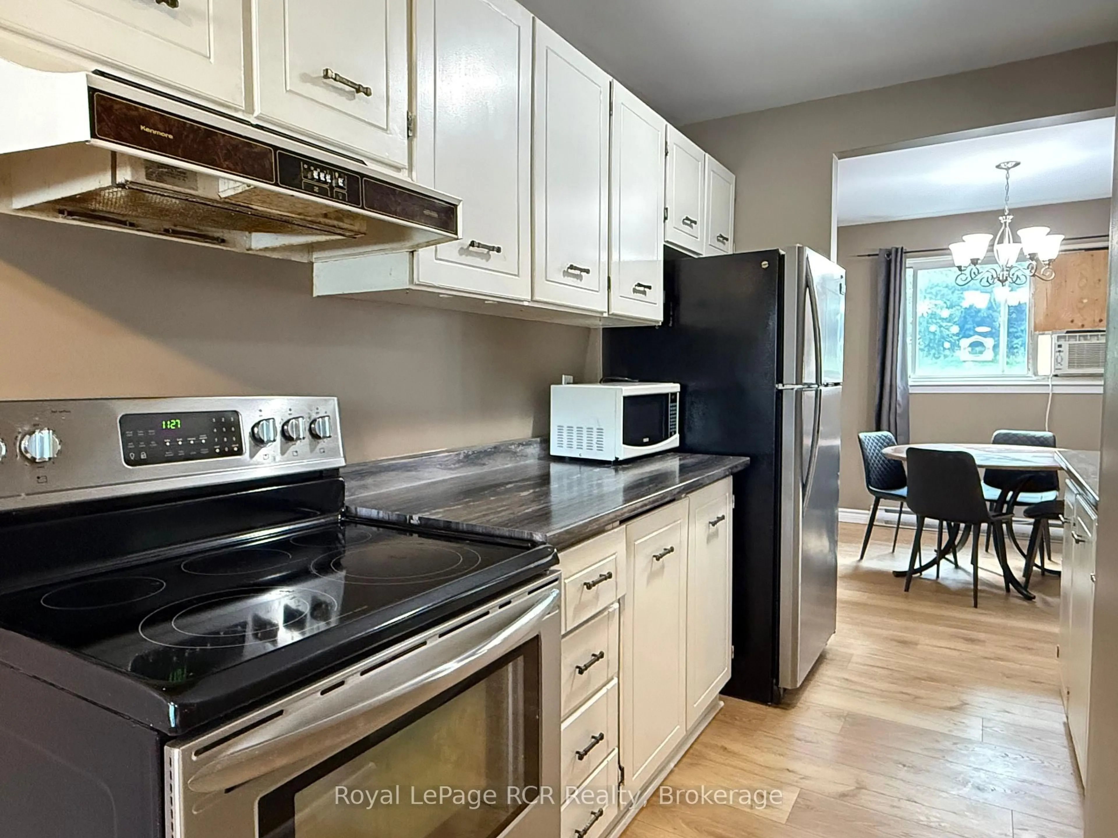 Standard kitchen, unknown for 74 Laurie Cres, Owen Sound Ontario N4K 6C3