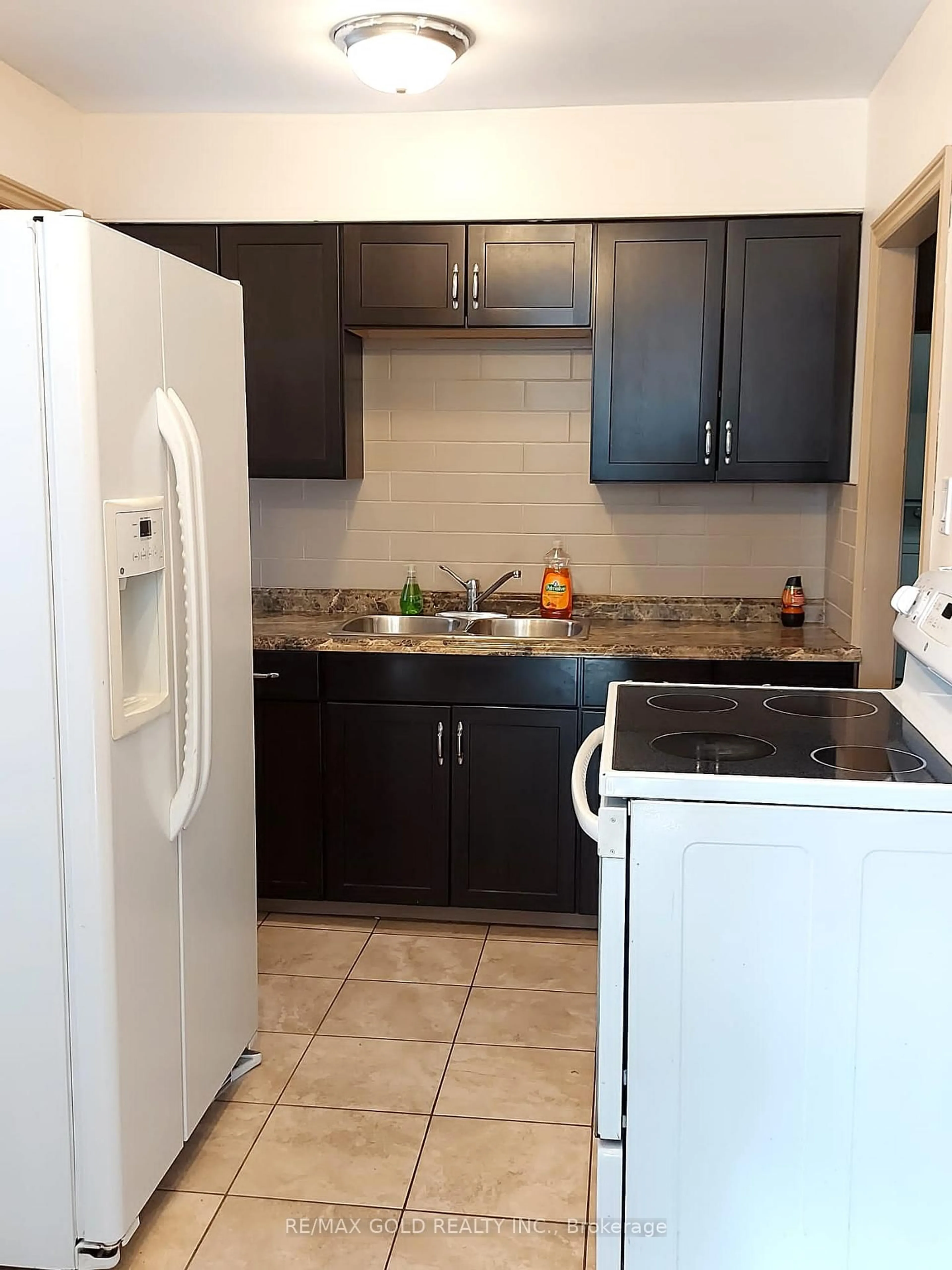 Standard kitchen, ceramic/tile floor for 1315 Partington Ave, Windsor Ontario N9B 2P5