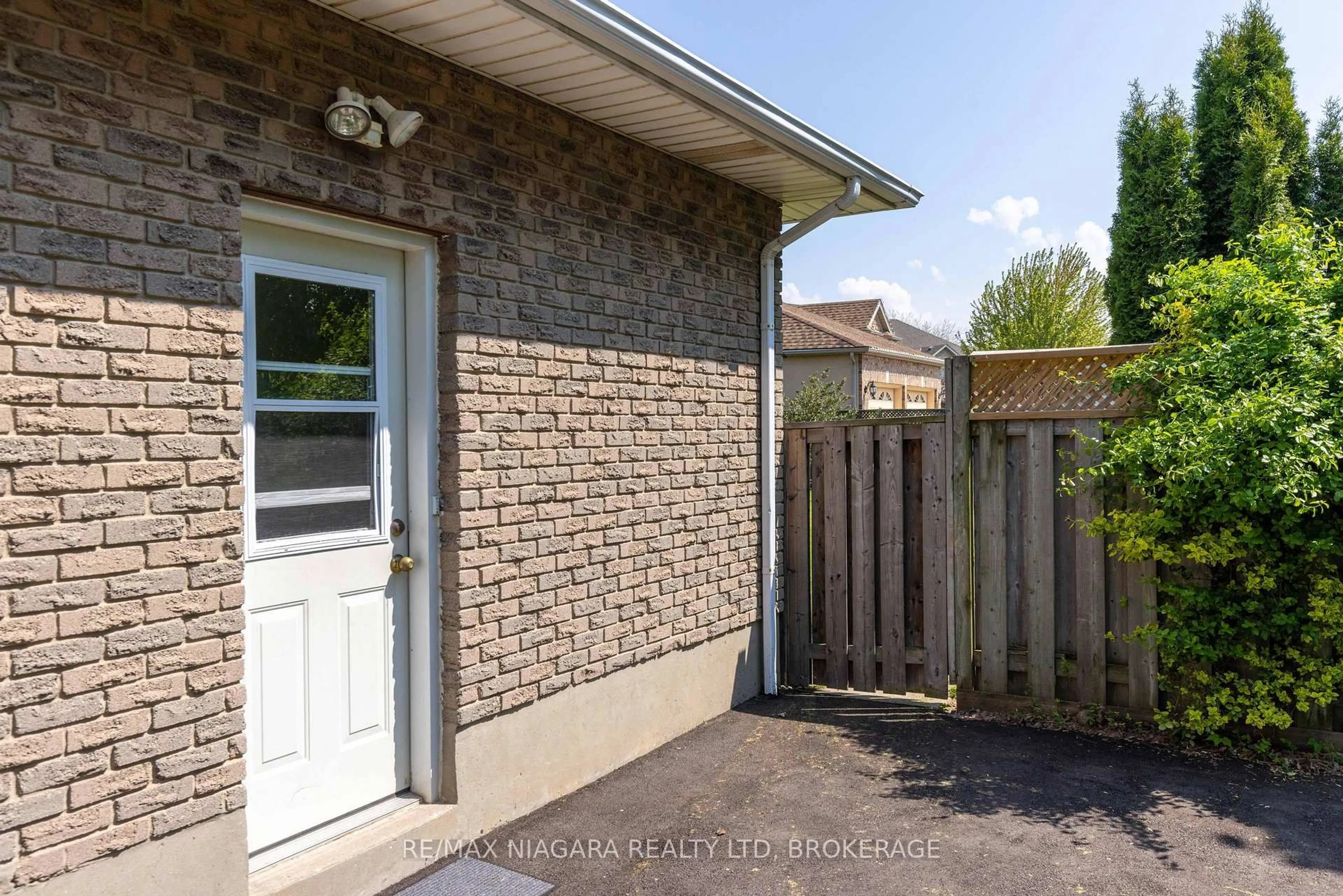 Unknown for 29 Granada Dr, St. Catharines Ontario L2N 2S4