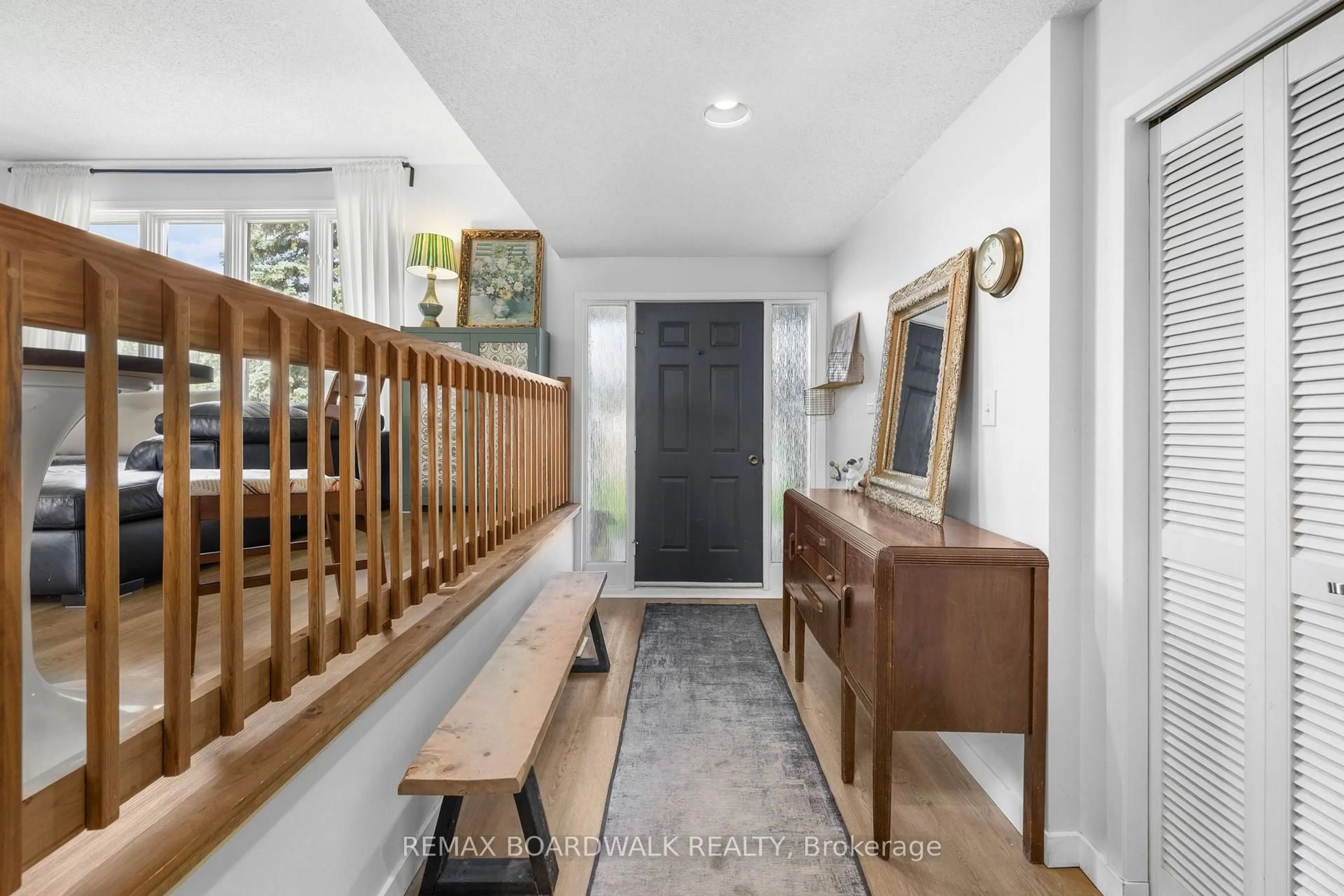 Indoor entryway for 8 Jessie Dr, Perth Ontario K7H 3J1