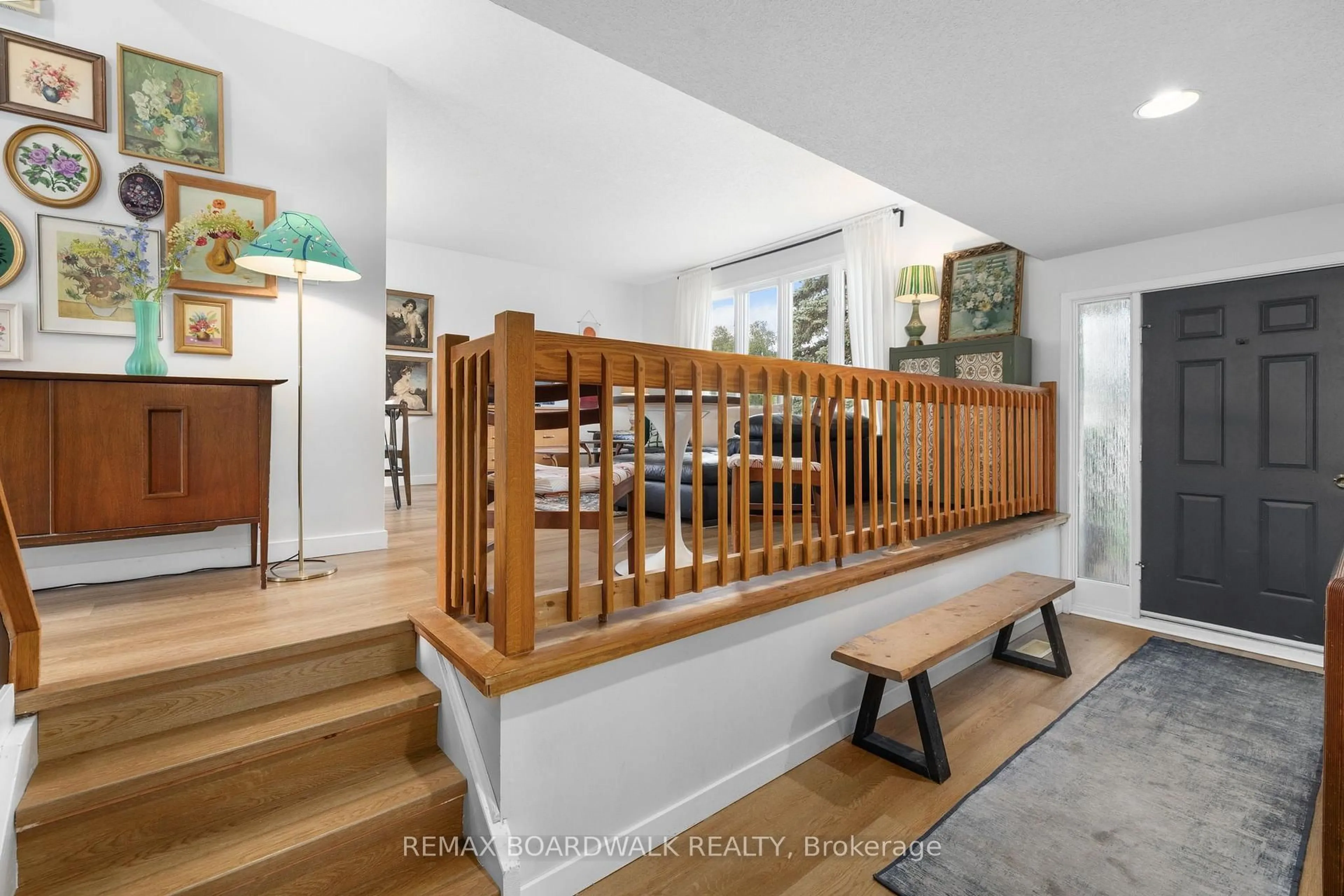 Indoor entryway for 8 Jessie Dr, Perth Ontario K7H 3J1