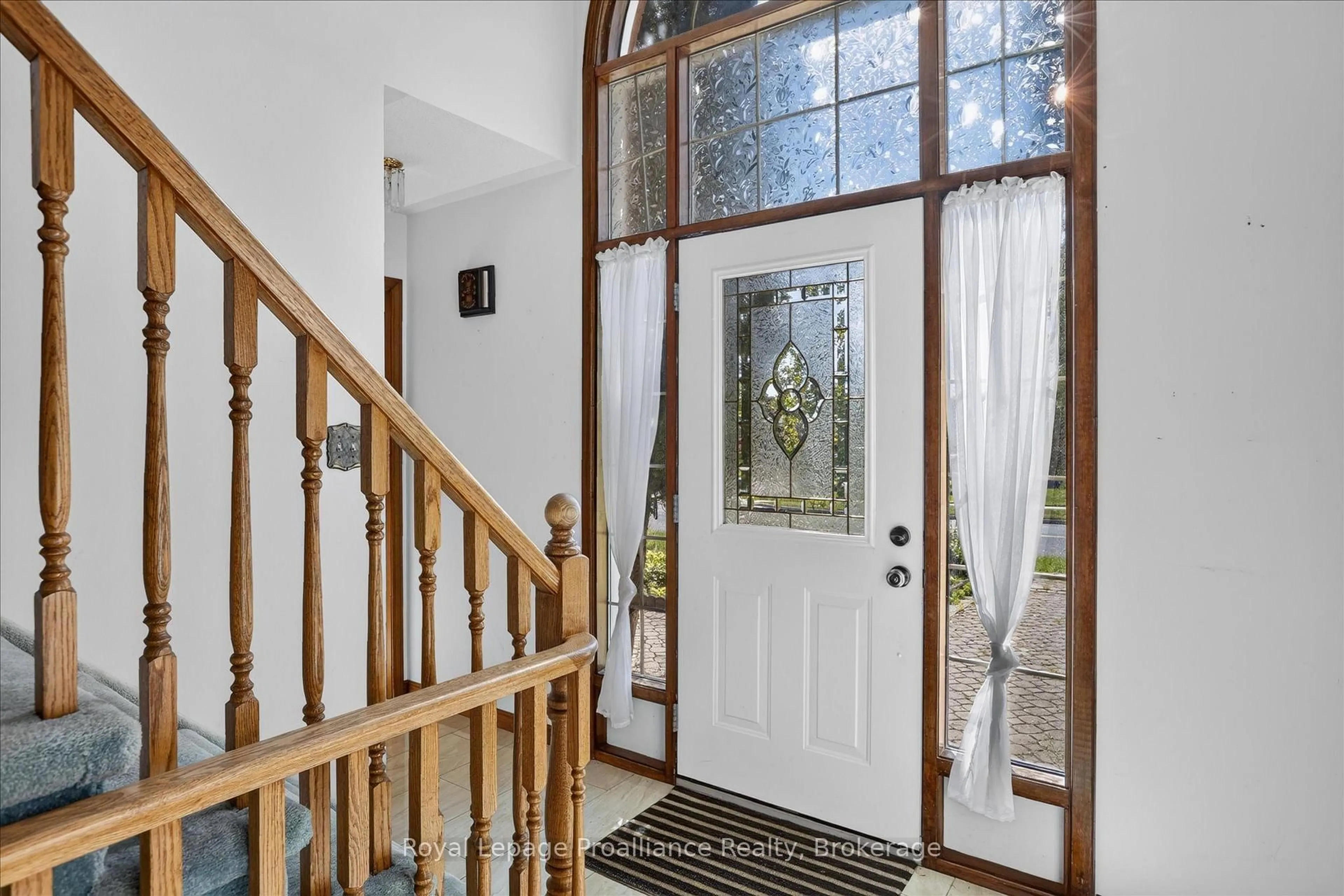 Indoor entryway for 1664 Forster Ave, Peterborough Ontario K9K 2G6