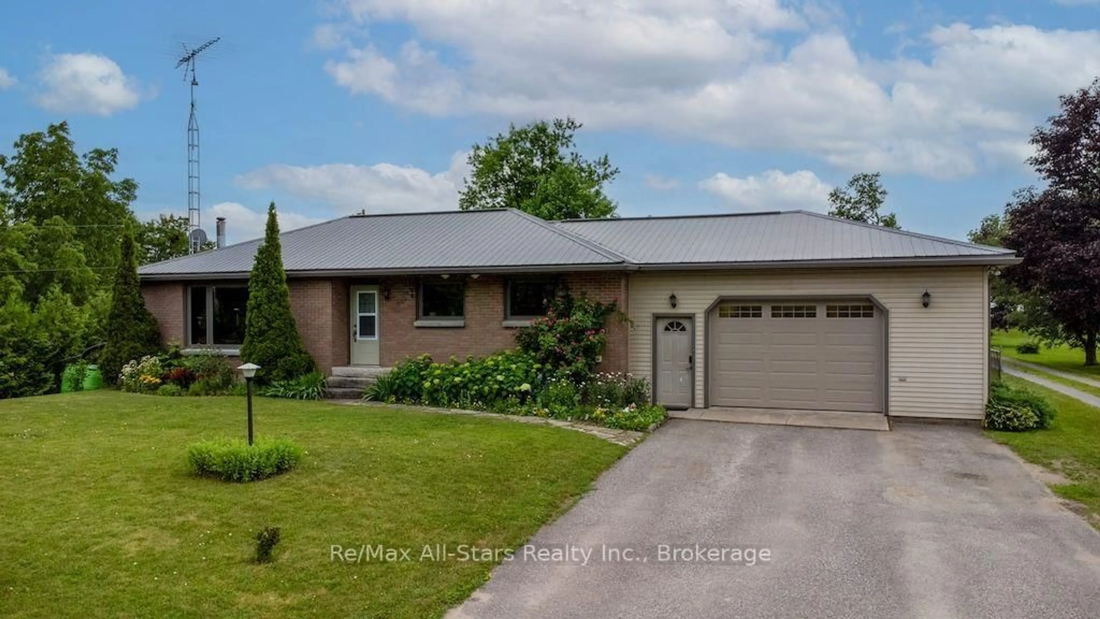 Home with brick exterior material, street for 1571 Elm Tree Rd, Kawartha Lakes Ontario K9V 4R1