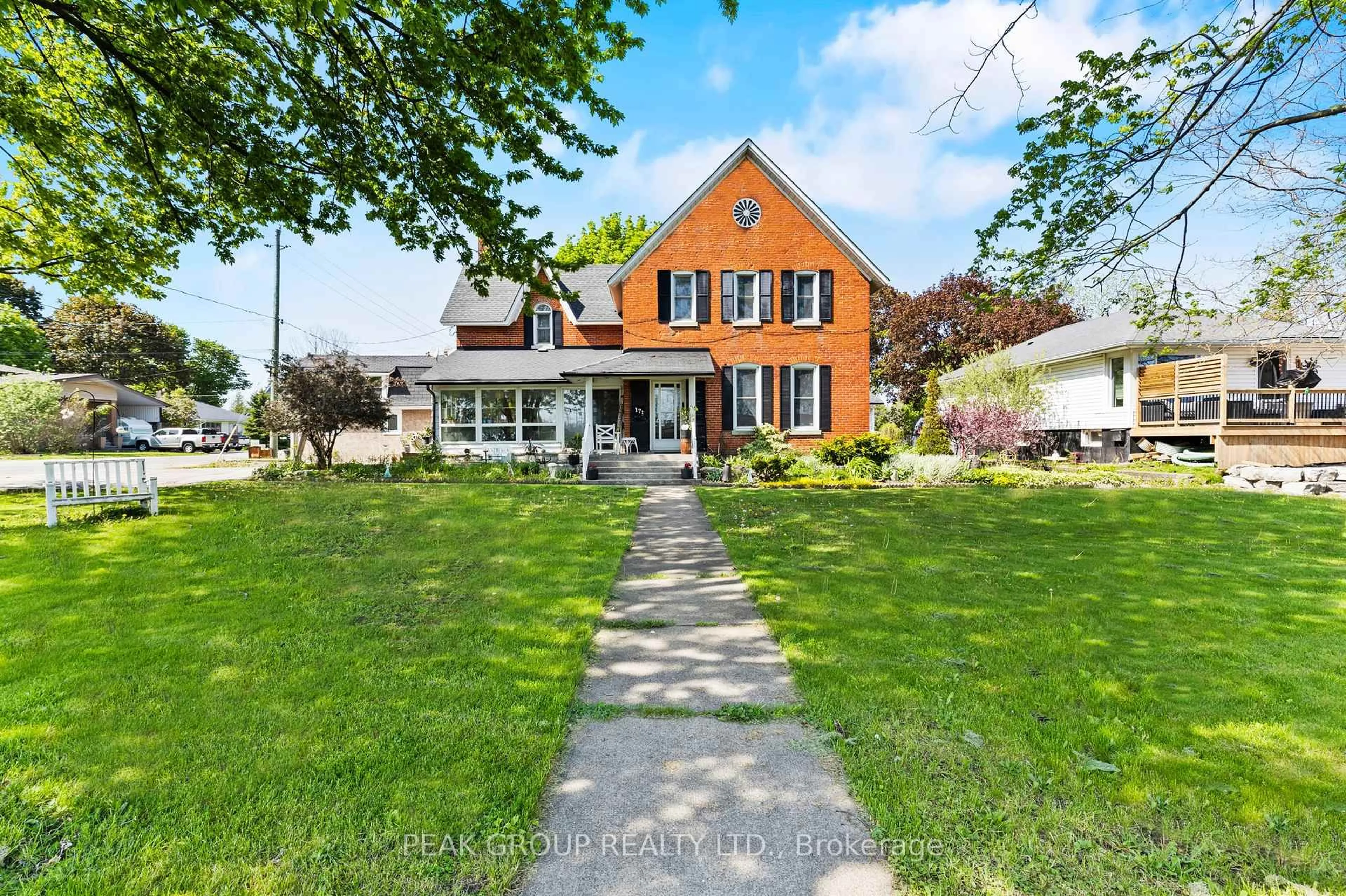 A pic from outside/outdoor area/front of a property/back of a property/a pic from drone, street for 171 Killaly St, Port Colborne Ontario L3K 3M1