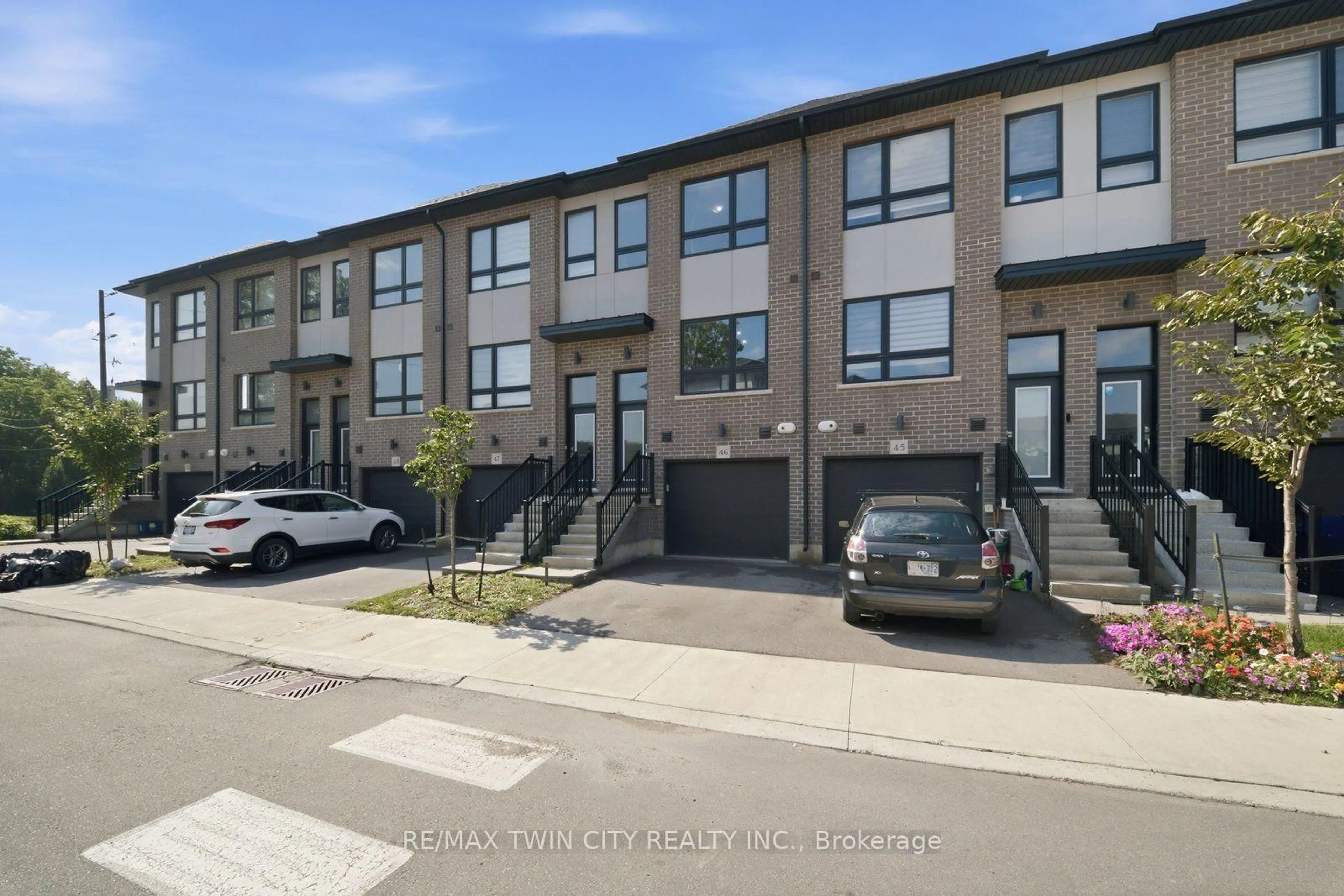 A pic from outside/outdoor area/front of a property/back of a property/a pic from drone, street for 720 Grey St #46, Brantford Ontario N3S 0K2
