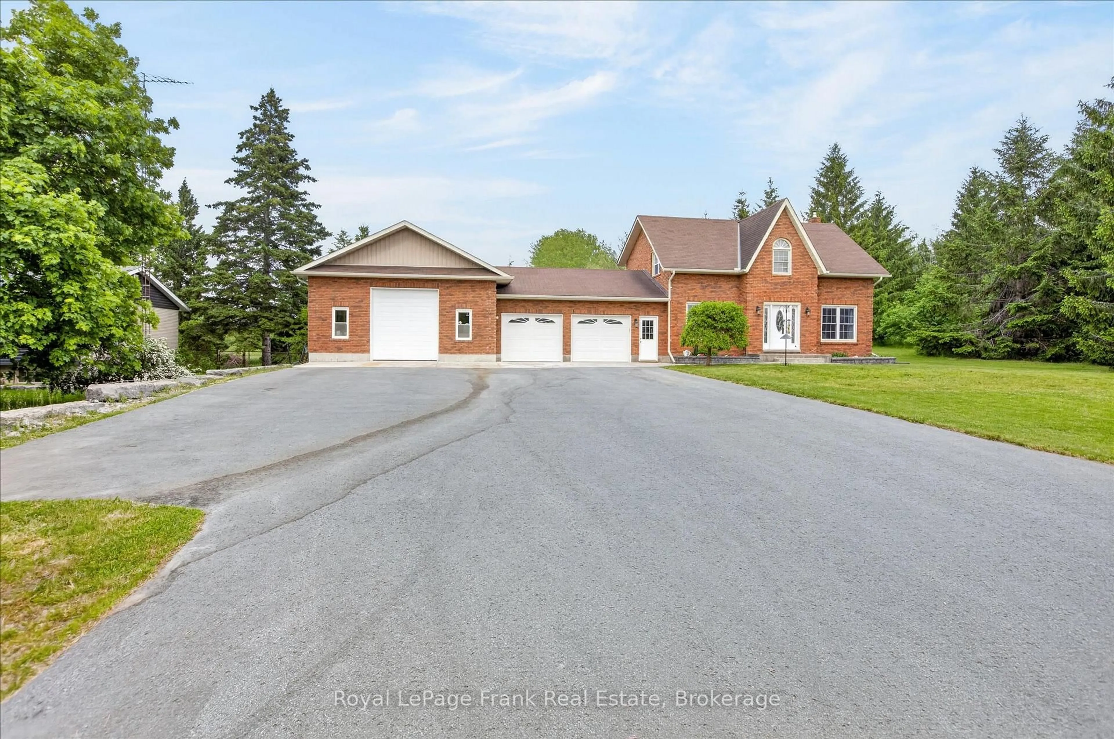 A pic from outside/outdoor area/front of a property/back of a property/a pic from drone, street for 837 Tindle Bay Rd, Selwyn Ontario K9J 0C5