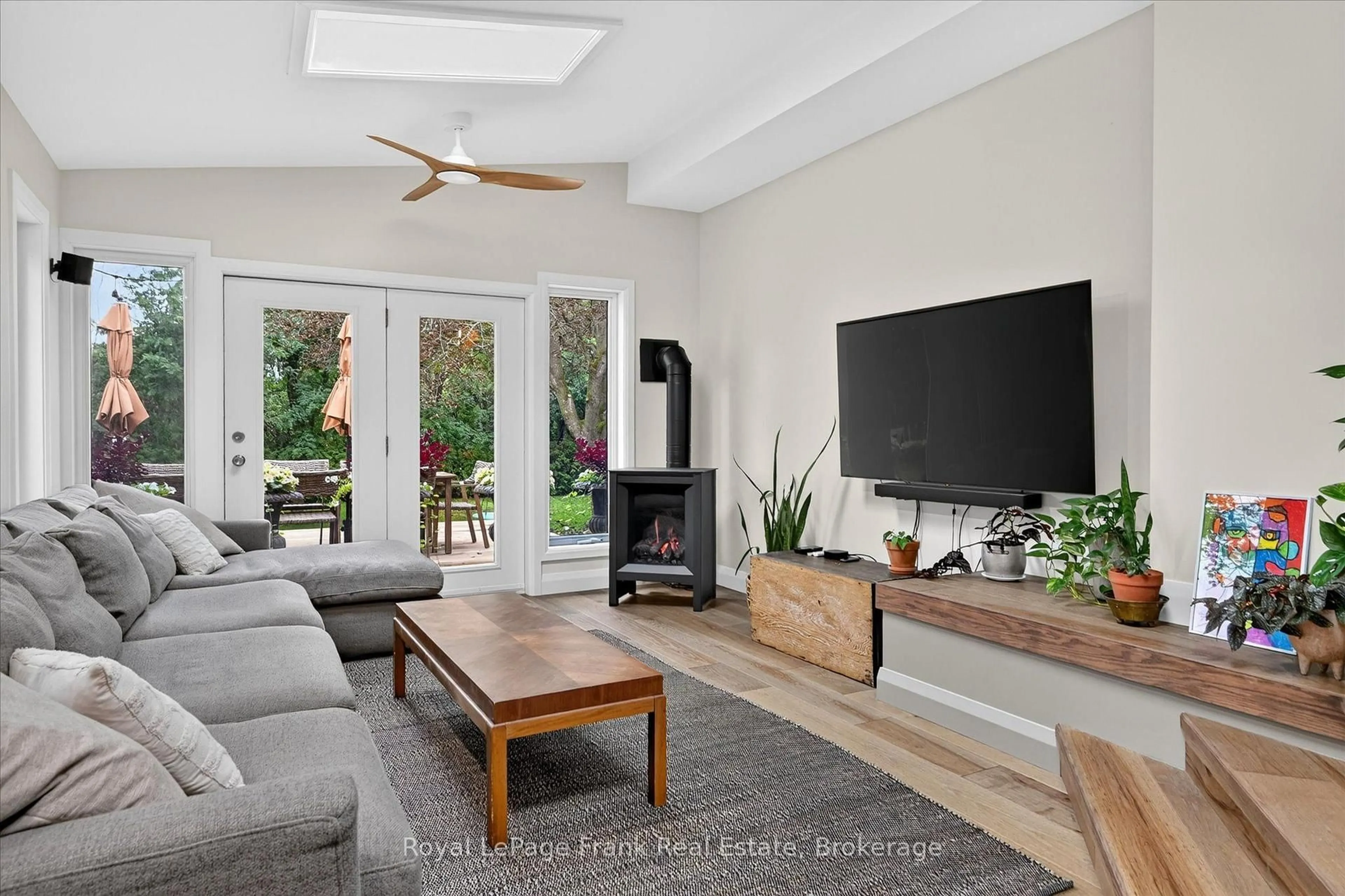 Living room with furniture, unknown for 298 Cottonwood Dr, Peterborough Ontario K9J 6N4