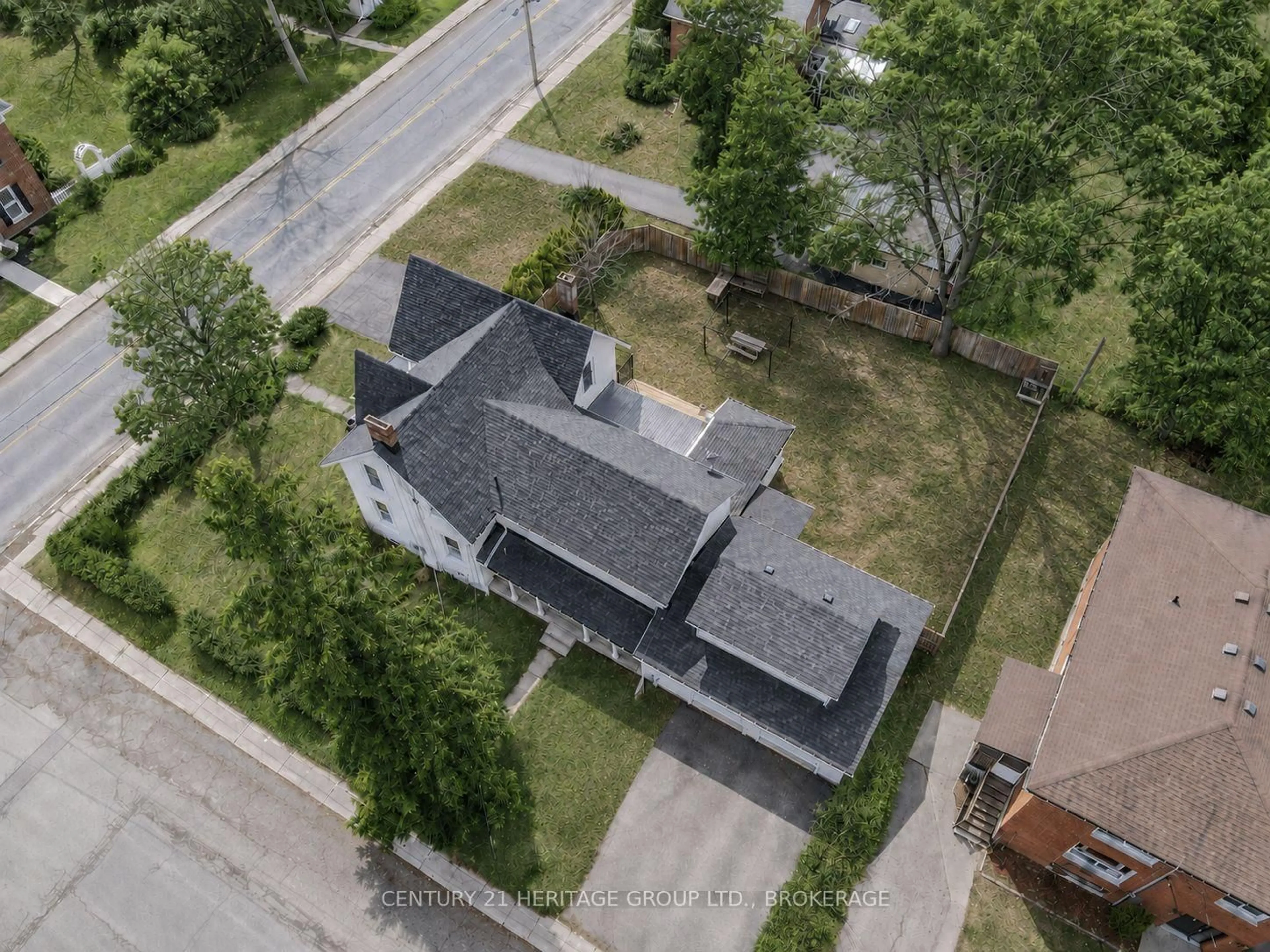 A pic from outside/outdoor area/front of a property/back of a property/a pic from drone, street for 201 Bridge St, Greater Napanee Ontario K7R 2E5