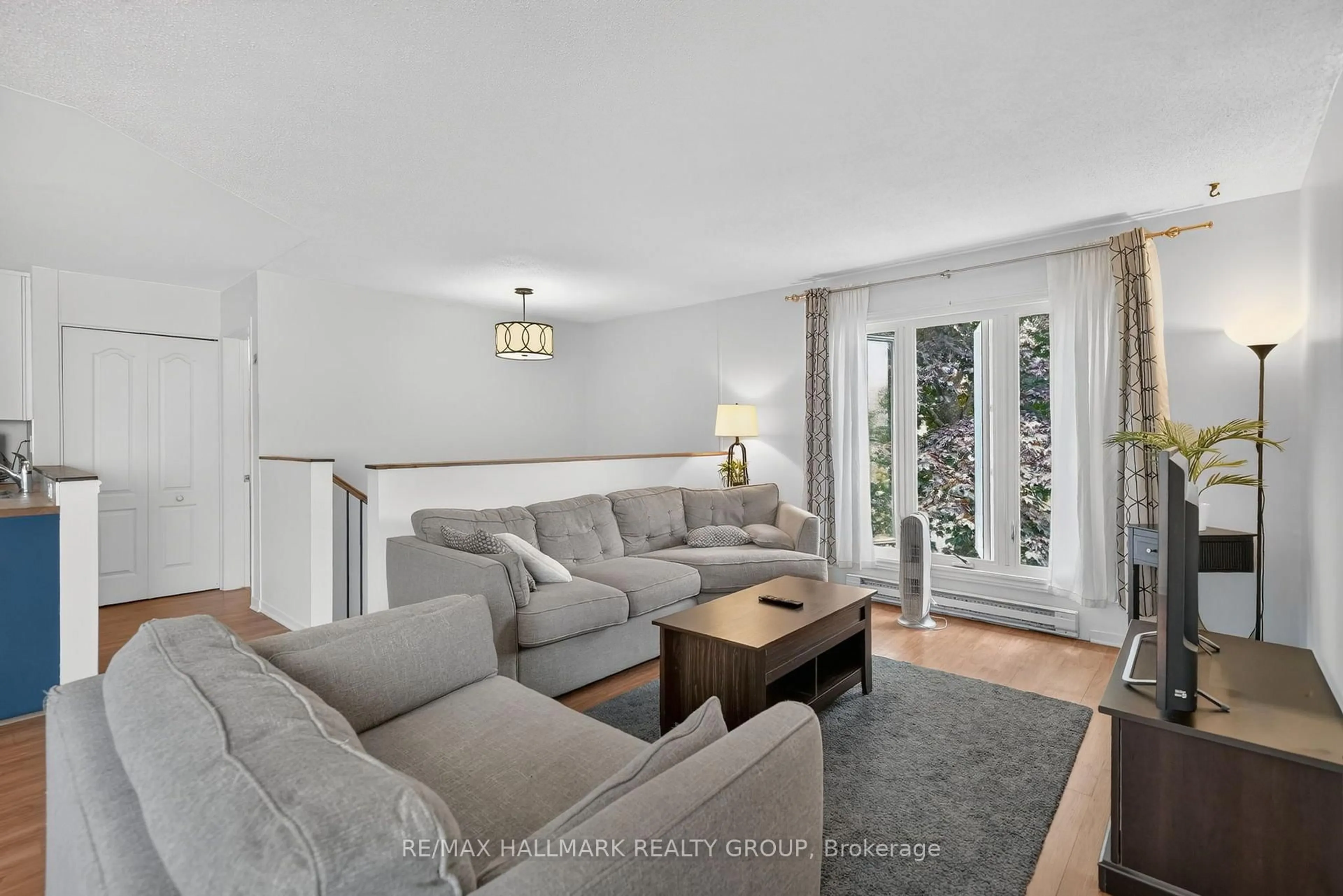Living room with furniture, unknown for 430 Dalrymple Dr, Clarence-Rockland Ontario K4K 1G6