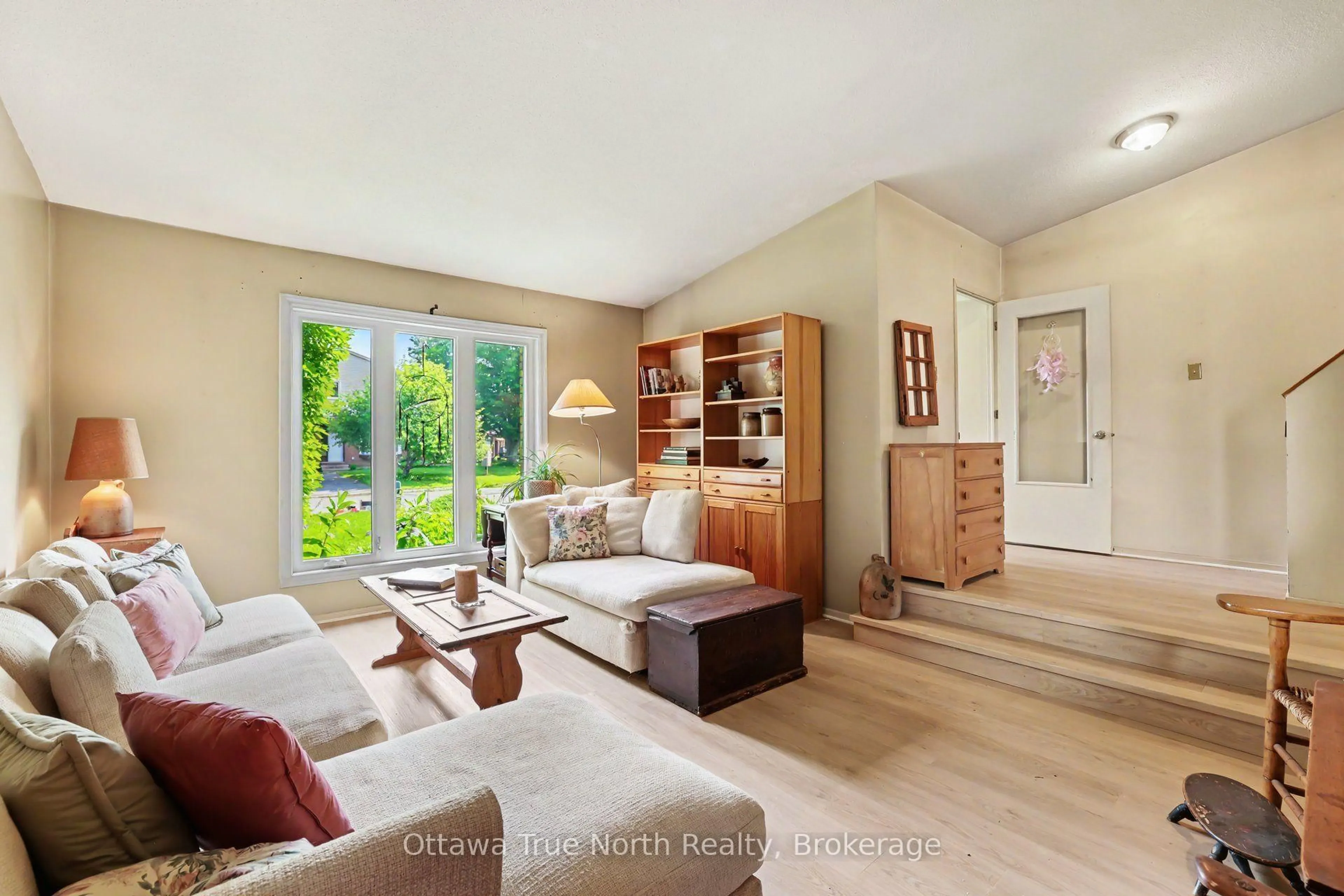 Living room with furniture, unknown for 41 Aldgate Cres, Ottawa Ontario K2J 2C8