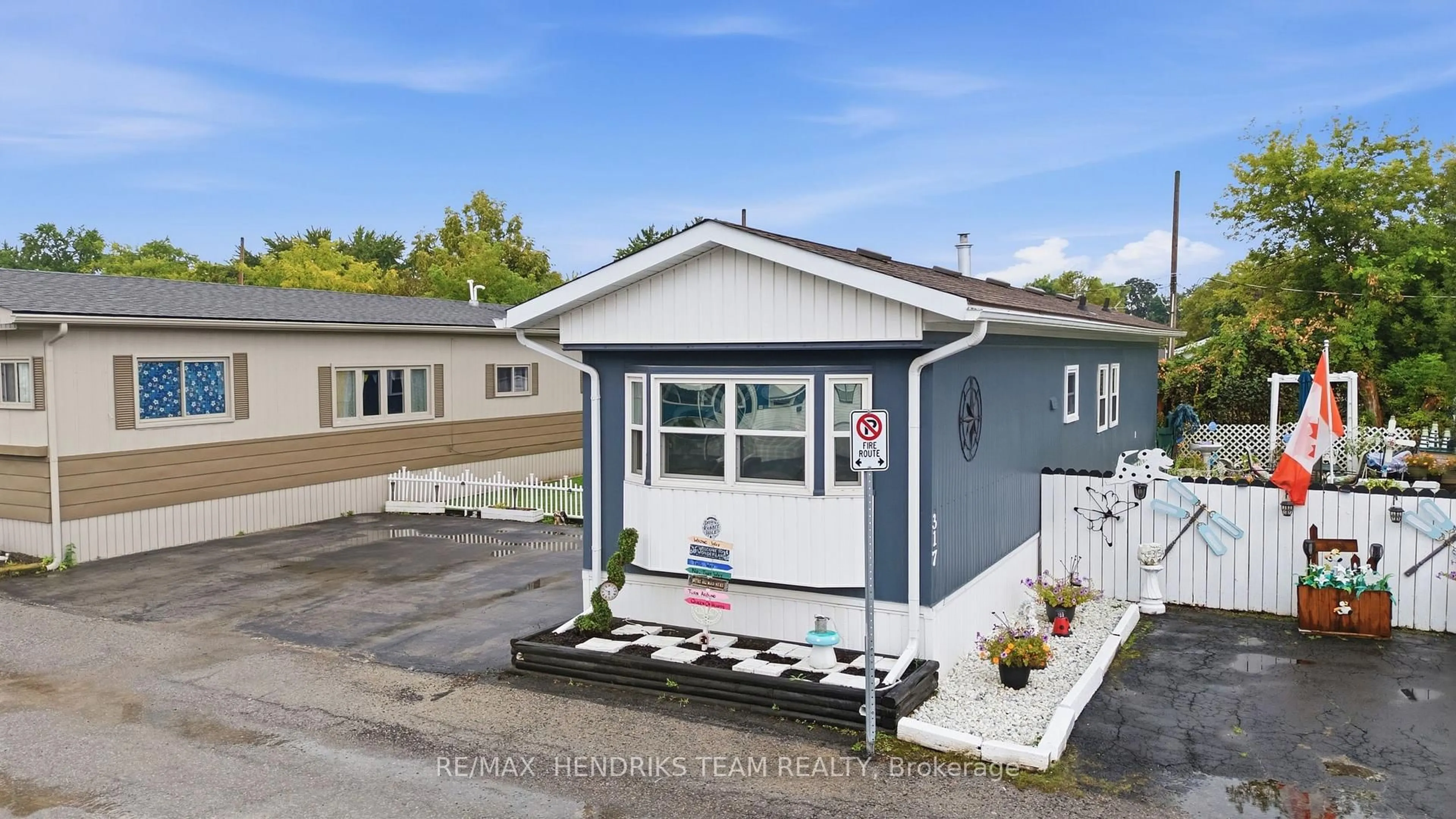 Home with vinyl exterior material, street for 241 St. Paul St #317, St. Catharines Ontario L2S 2E5