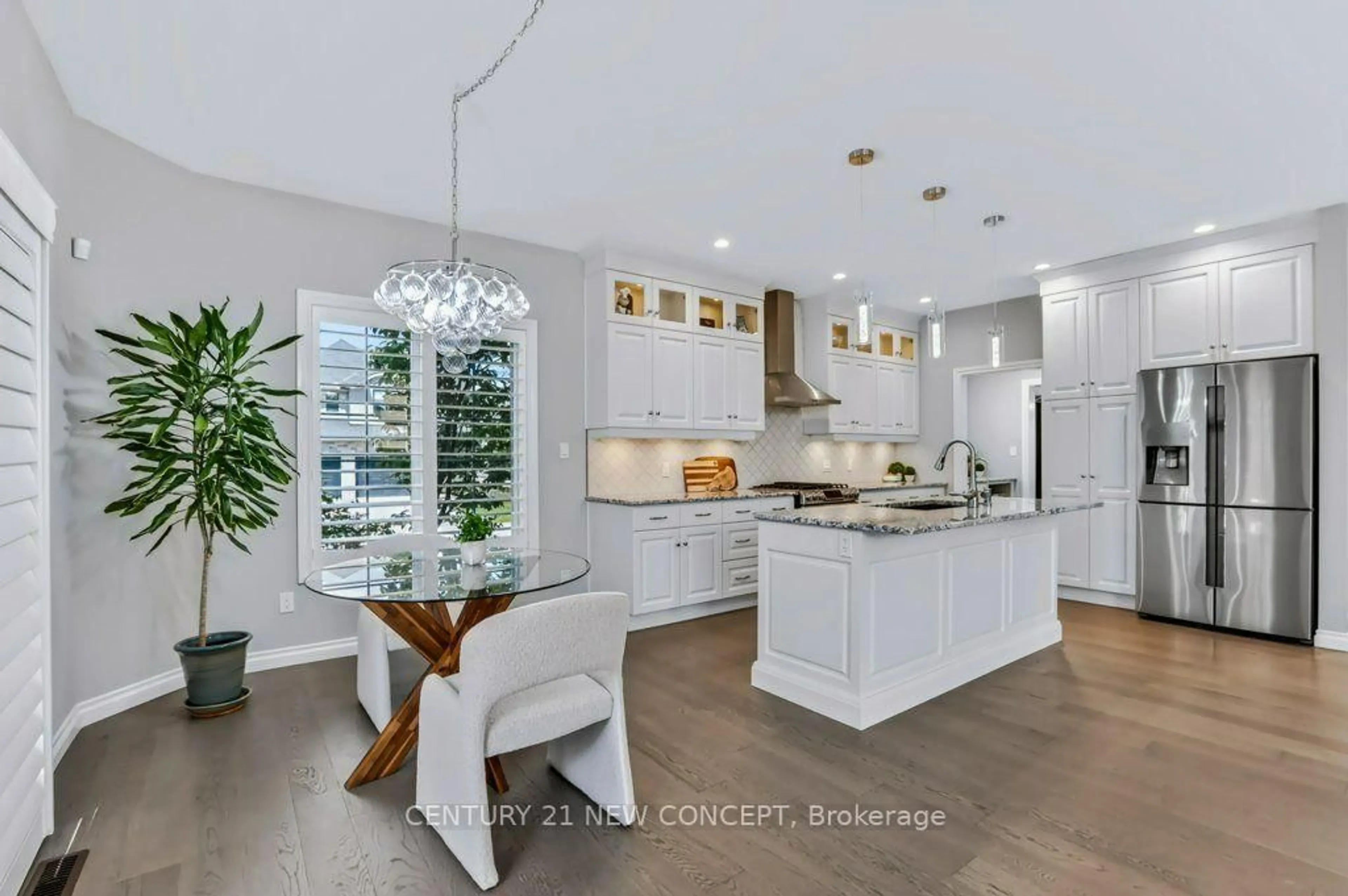 Open concept kitchen, ceramic/tile floor for 196 Juno Cres, Woodstock Ontario N4T 0H7