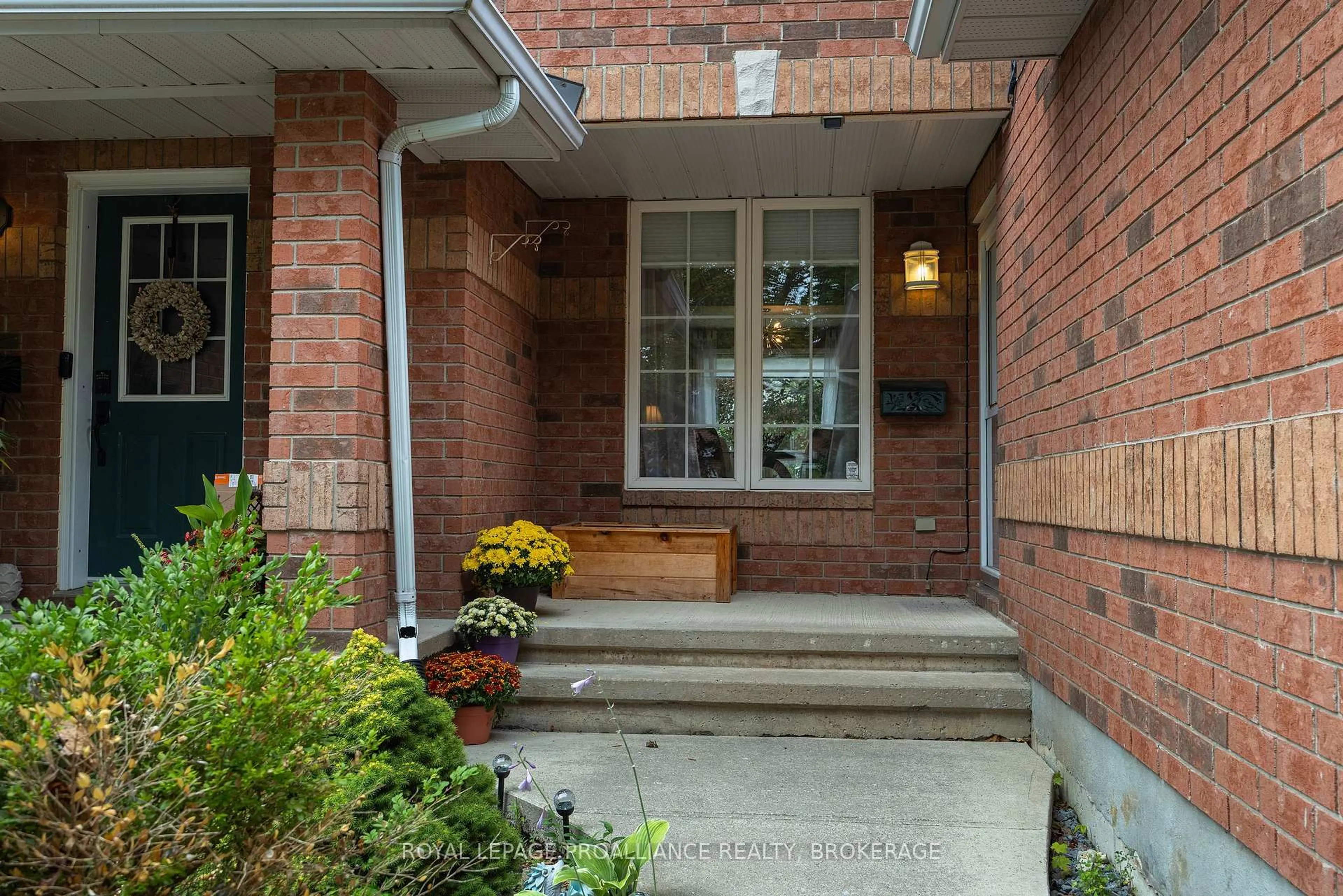 Unknown for 562 Quail Crt, Kingston Ontario K7M 8Z3