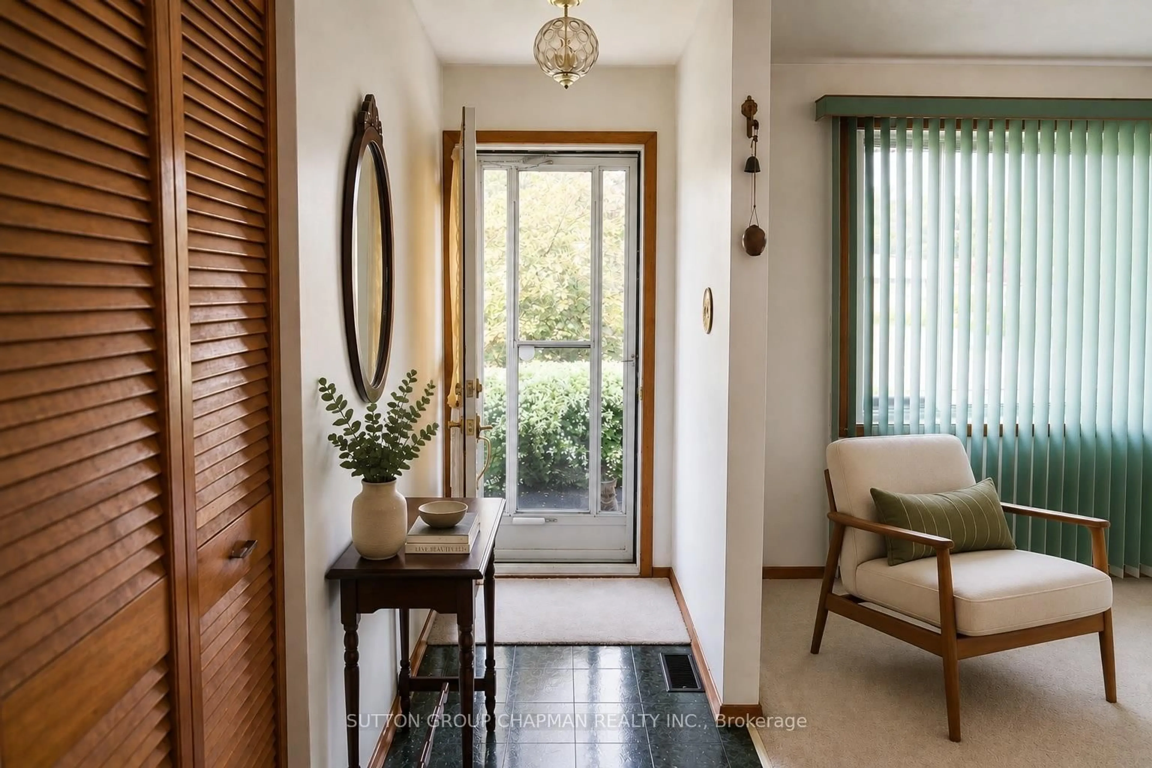 Indoor entryway for 965 Osgoode Dr, London South Ontario N6E 1C9