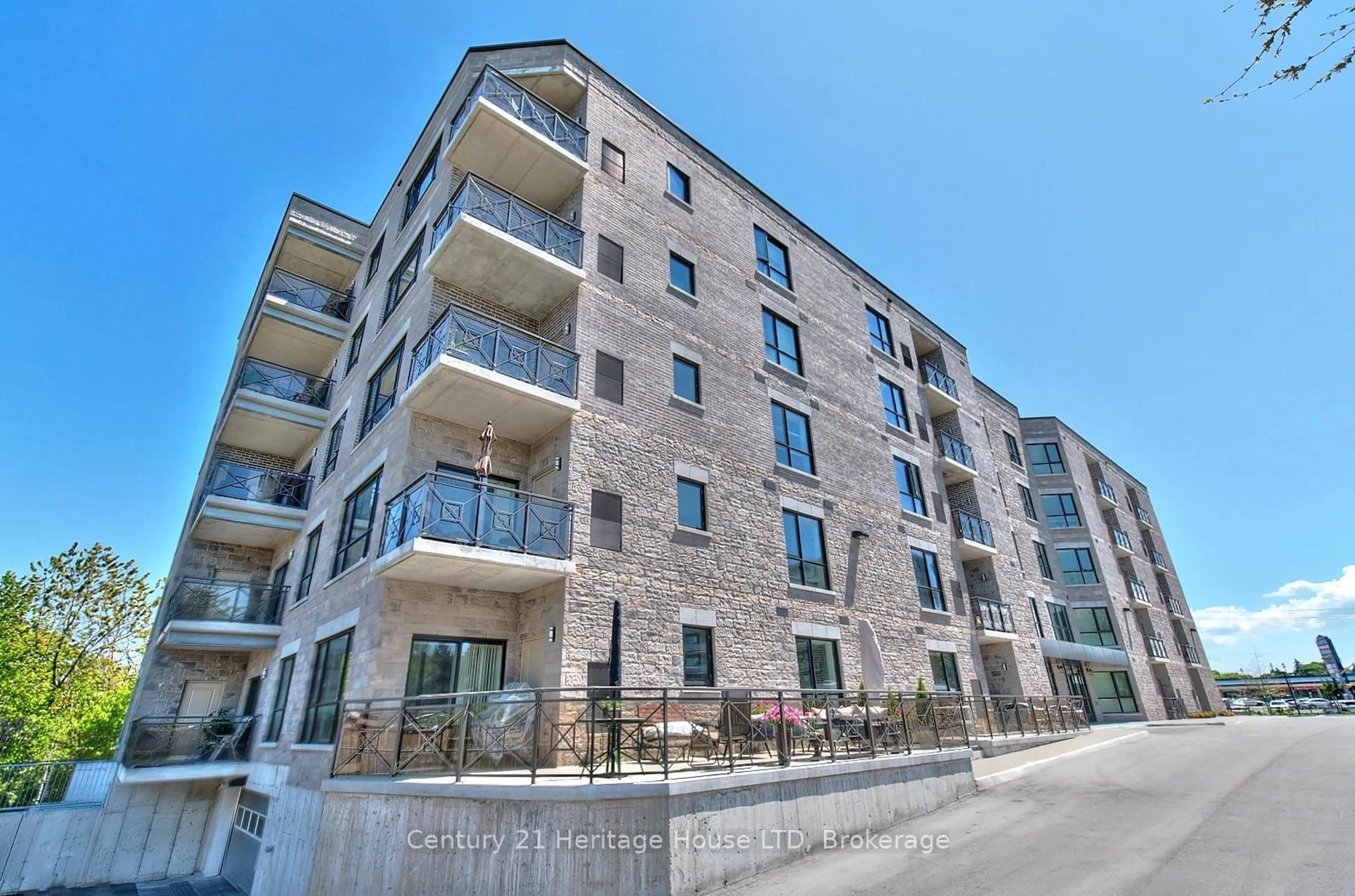 Unknown for 379 Scott St #307, St. Catharines Ontario L2M 3W2