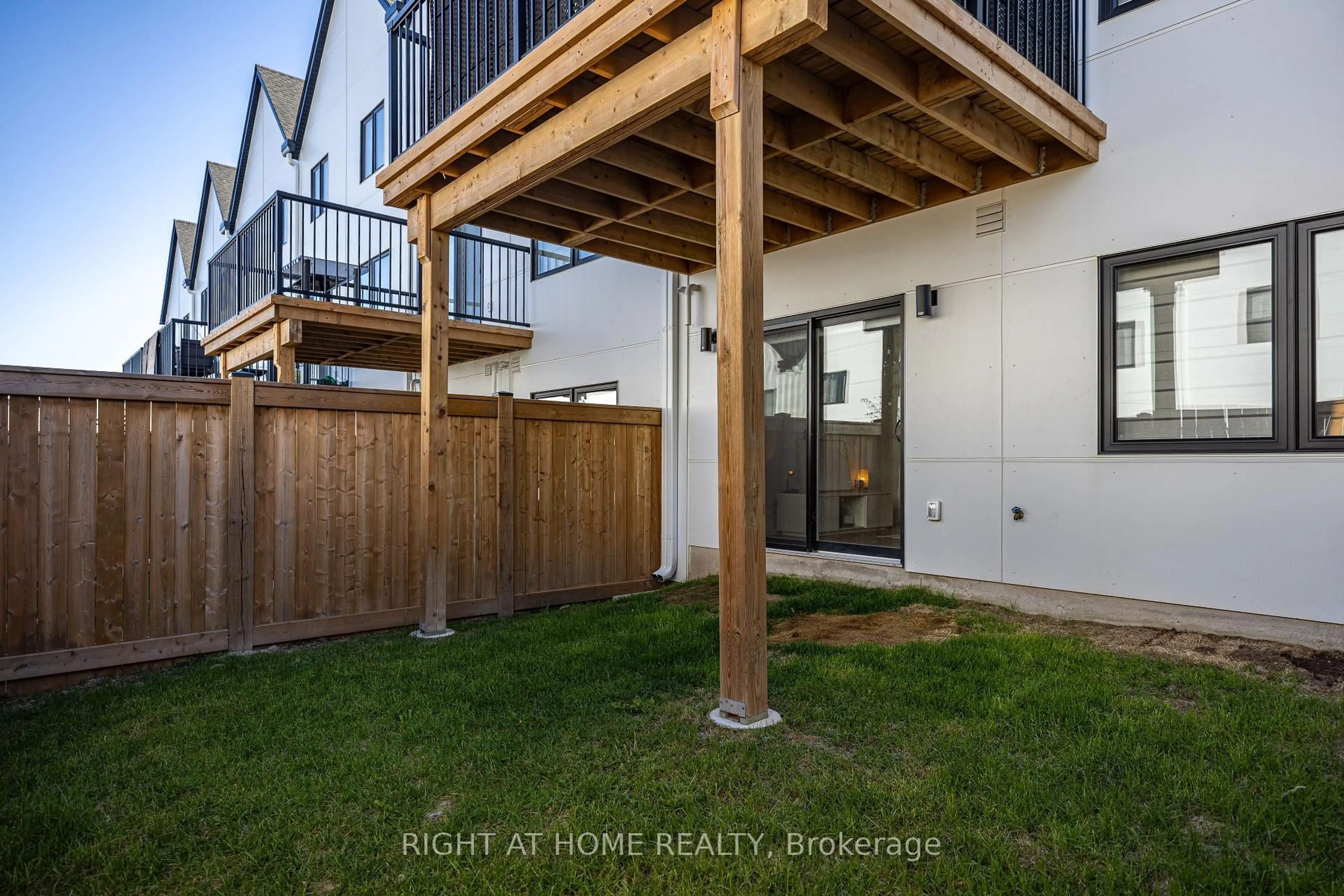 Patio, street for 1965 Upperpoint Gate #145, London South Ontario N6K 0L2