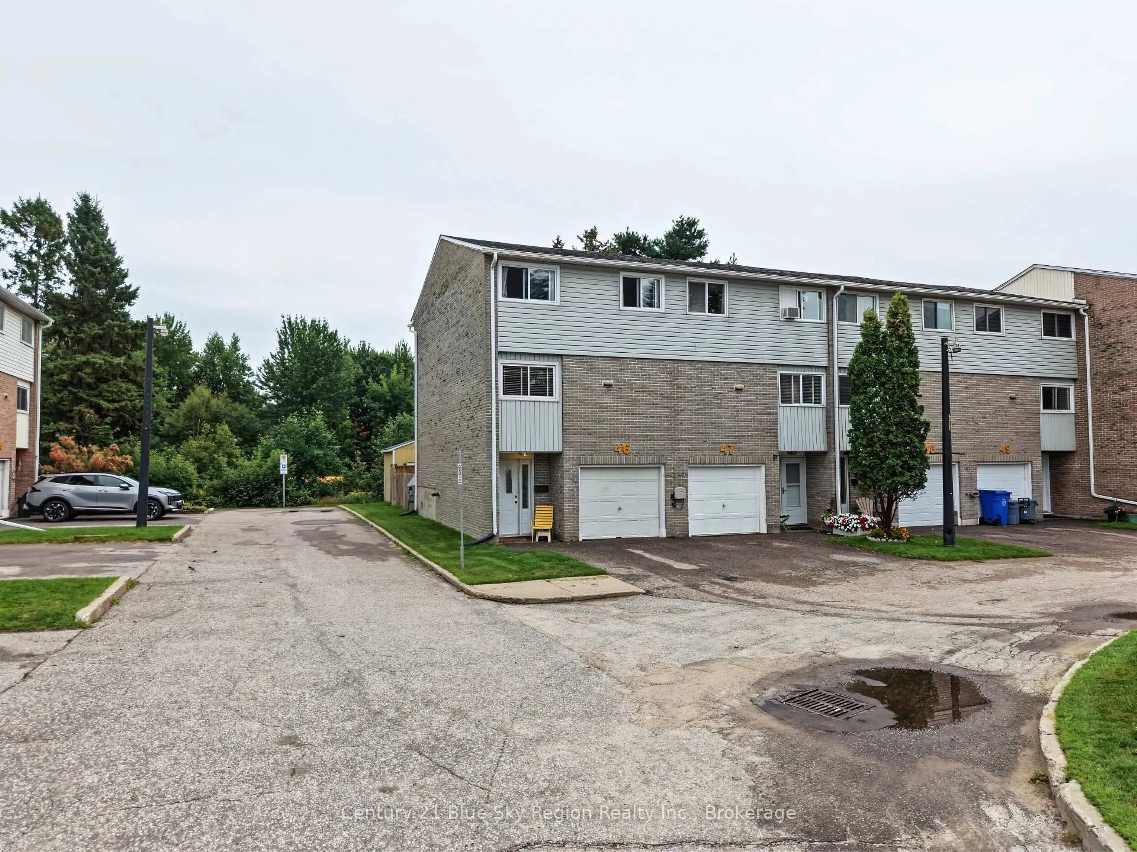 A pic from outside/outdoor area/front of a property/back of a property/a pic from drone, street for 644 Lakeshore Dr ##46, North Bay Ontario P1A 3N6