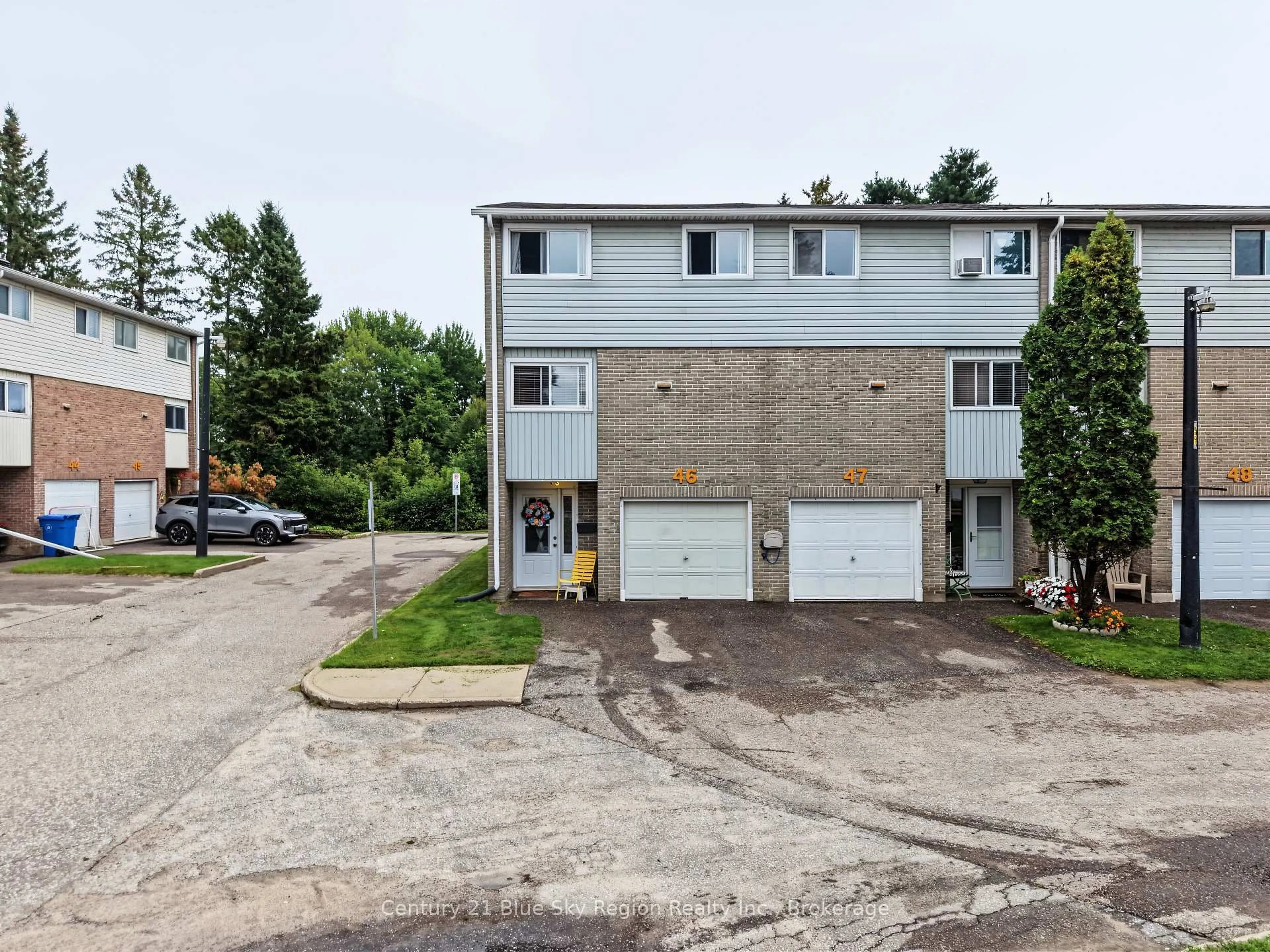 A pic from outside/outdoor area/front of a property/back of a property/a pic from drone, street for 644 Lakeshore Dr ##46, North Bay Ontario P1A 3N6