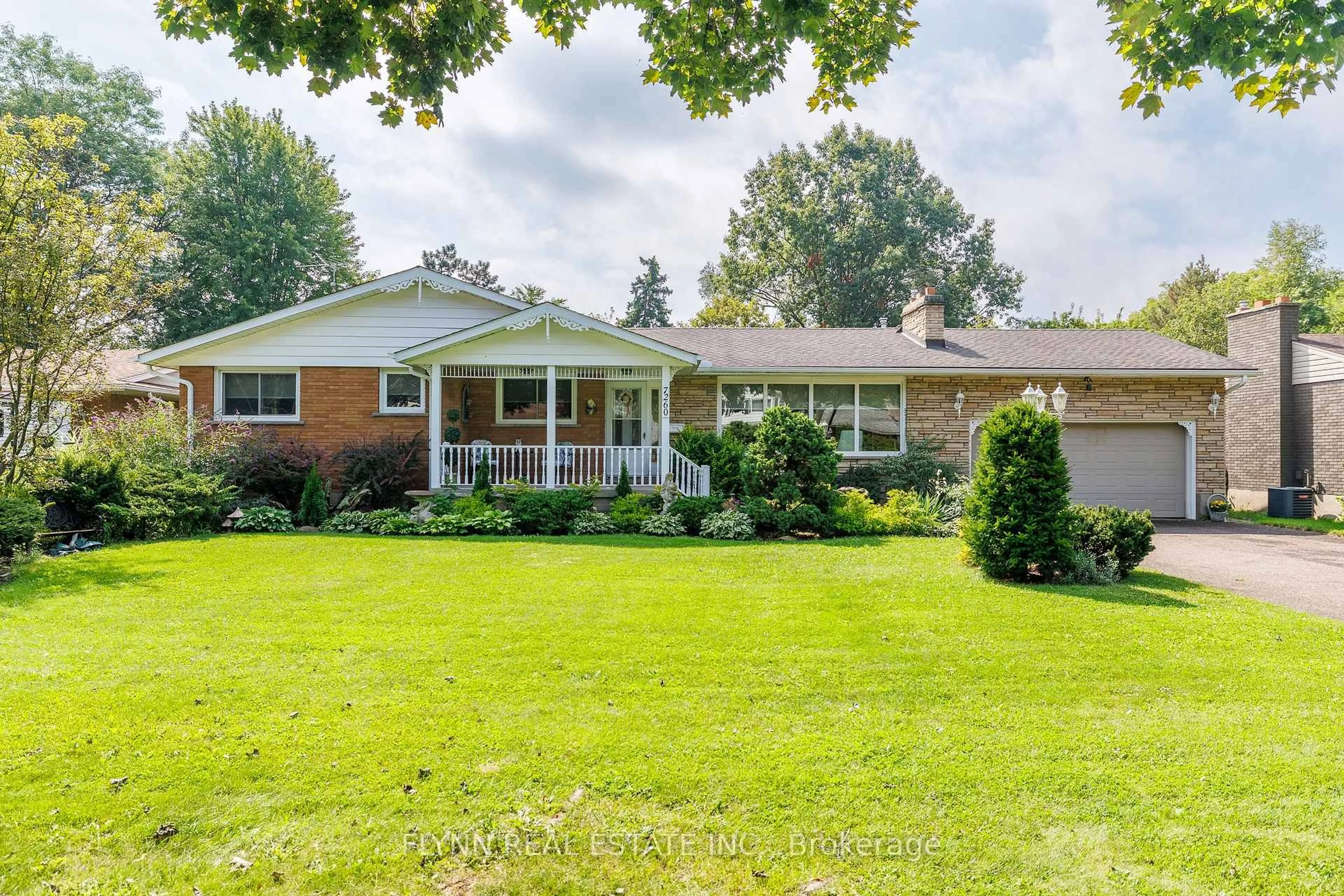 Home with brick exterior material, unknown for 7260 McColl Dr, Niagara Falls Ontario L2J 1G8