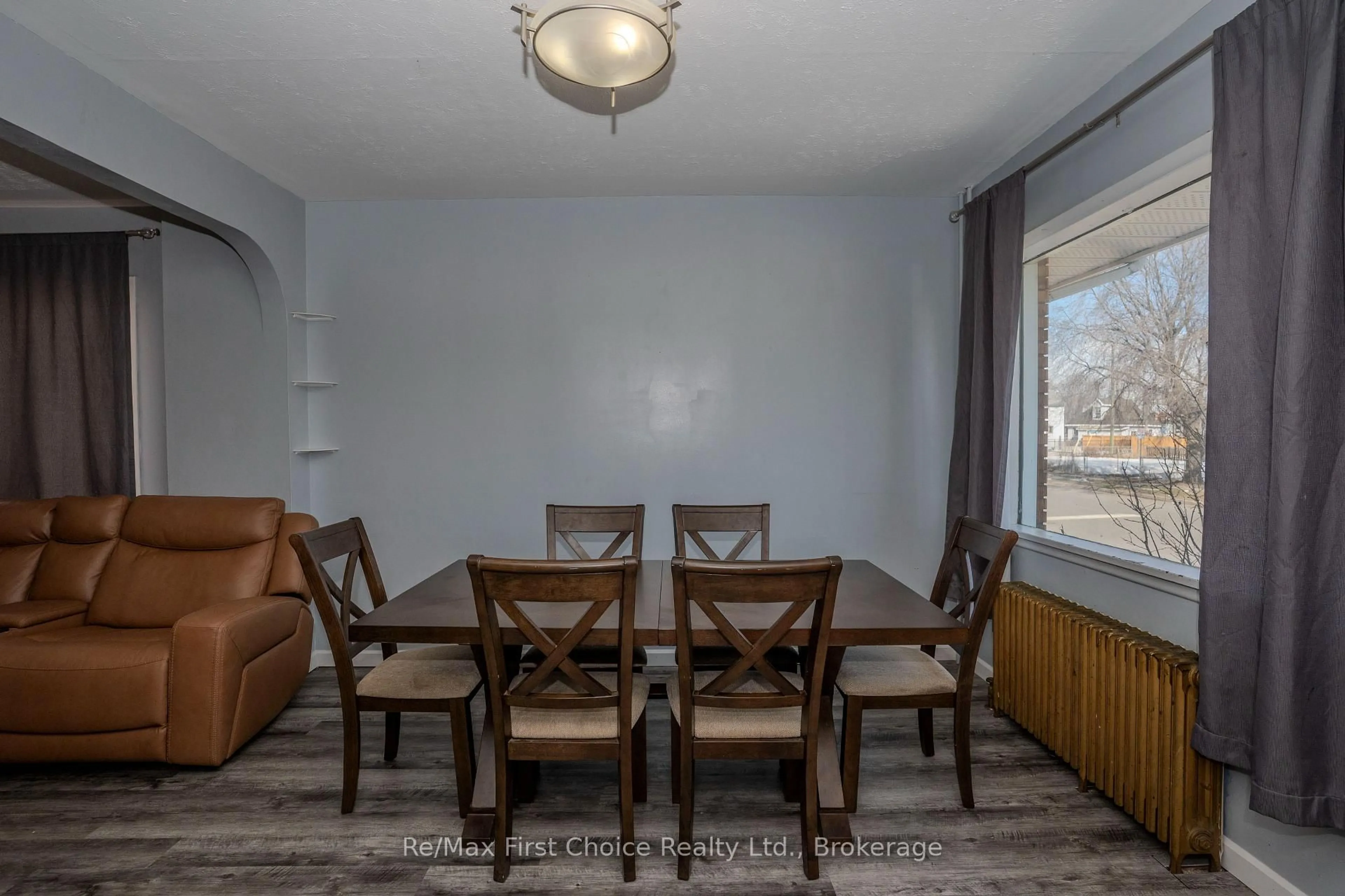 Dining room, wood/laminate floor for 138 Rowand St, Thunder Bay Ontario P7C 2P2