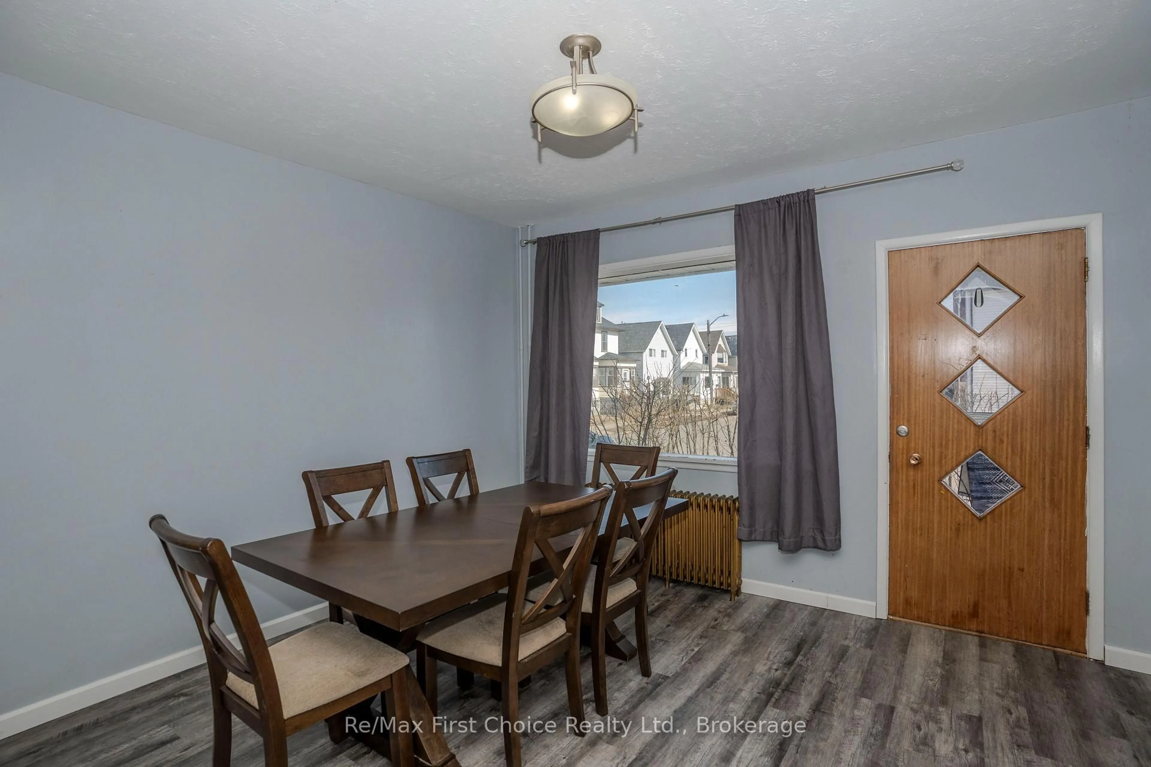 Dining room, wood/laminate floor for 138 Rowand St, Thunder Bay Ontario P7C 2P2