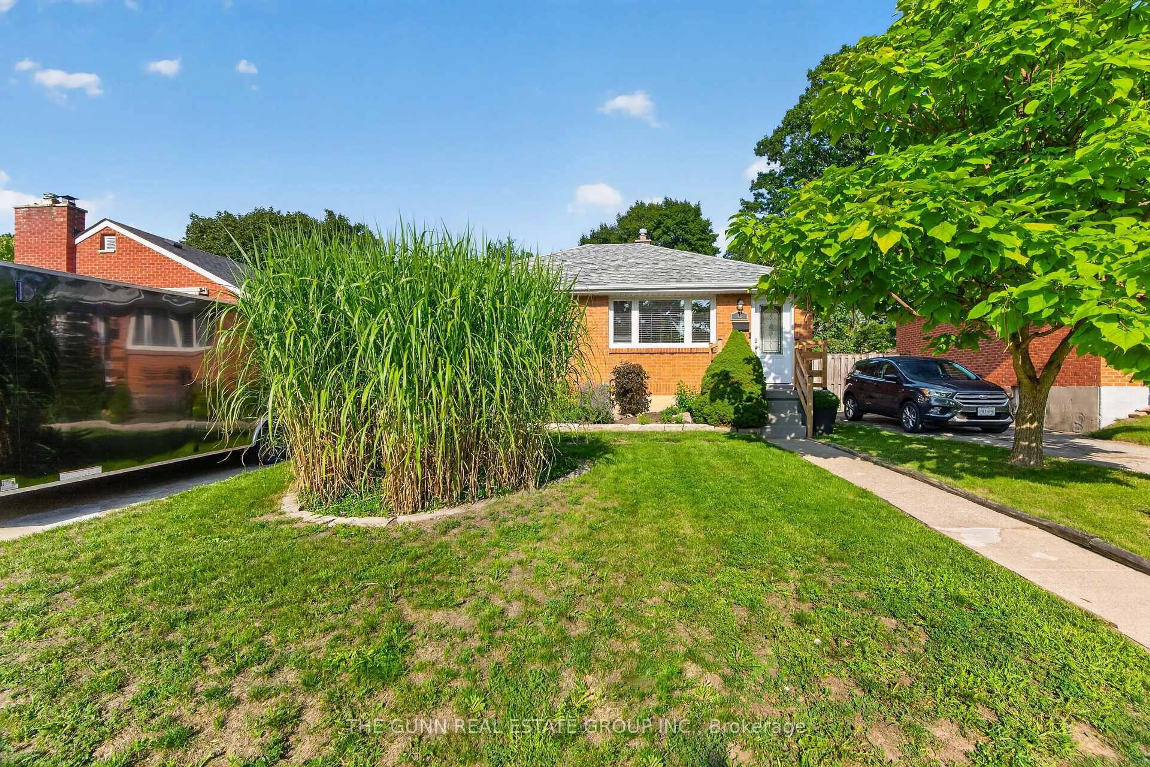 A pic from outside/outdoor area/front of a property/back of a property/a pic from drone, street for 46 Stevenson Ave, London East Ontario N5W 1Y5
