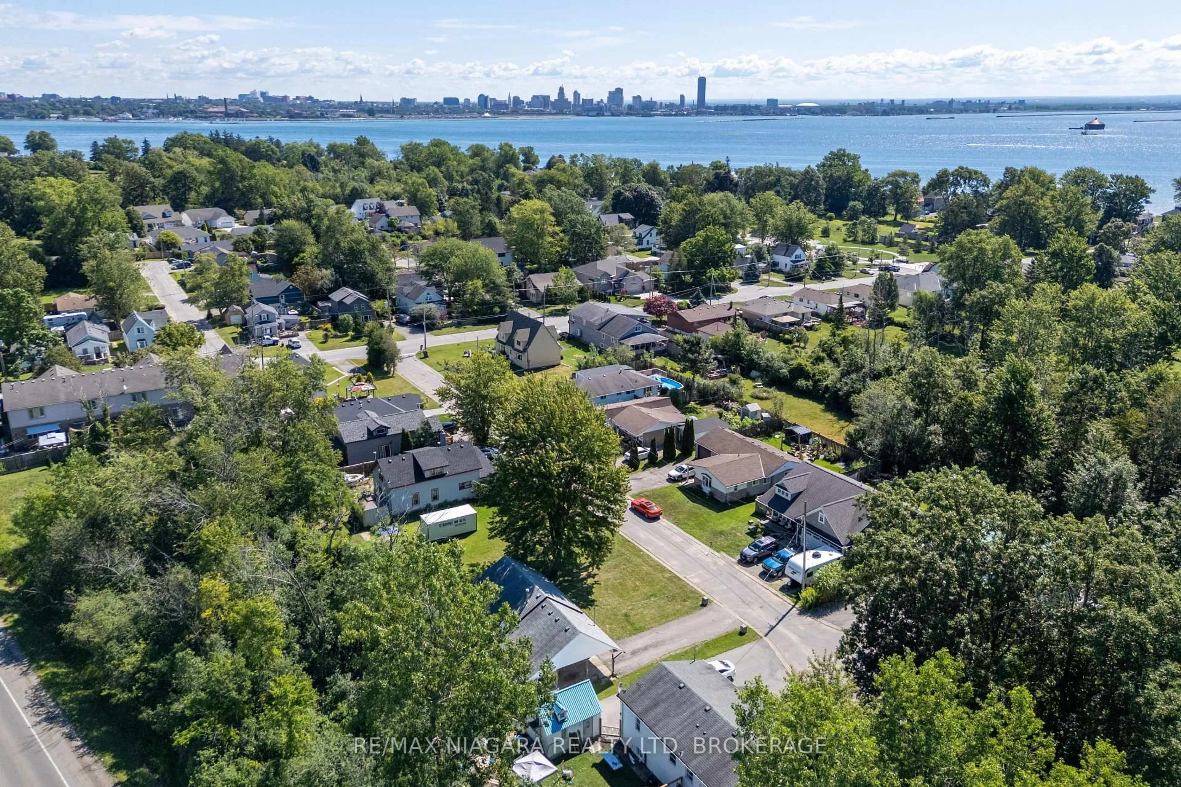A pic from outside/outdoor area/front of a property/back of a property/a pic from drone, water/lake/river/ocean view for 30 A Ave, Fort Erie Ontario L2A 1C9