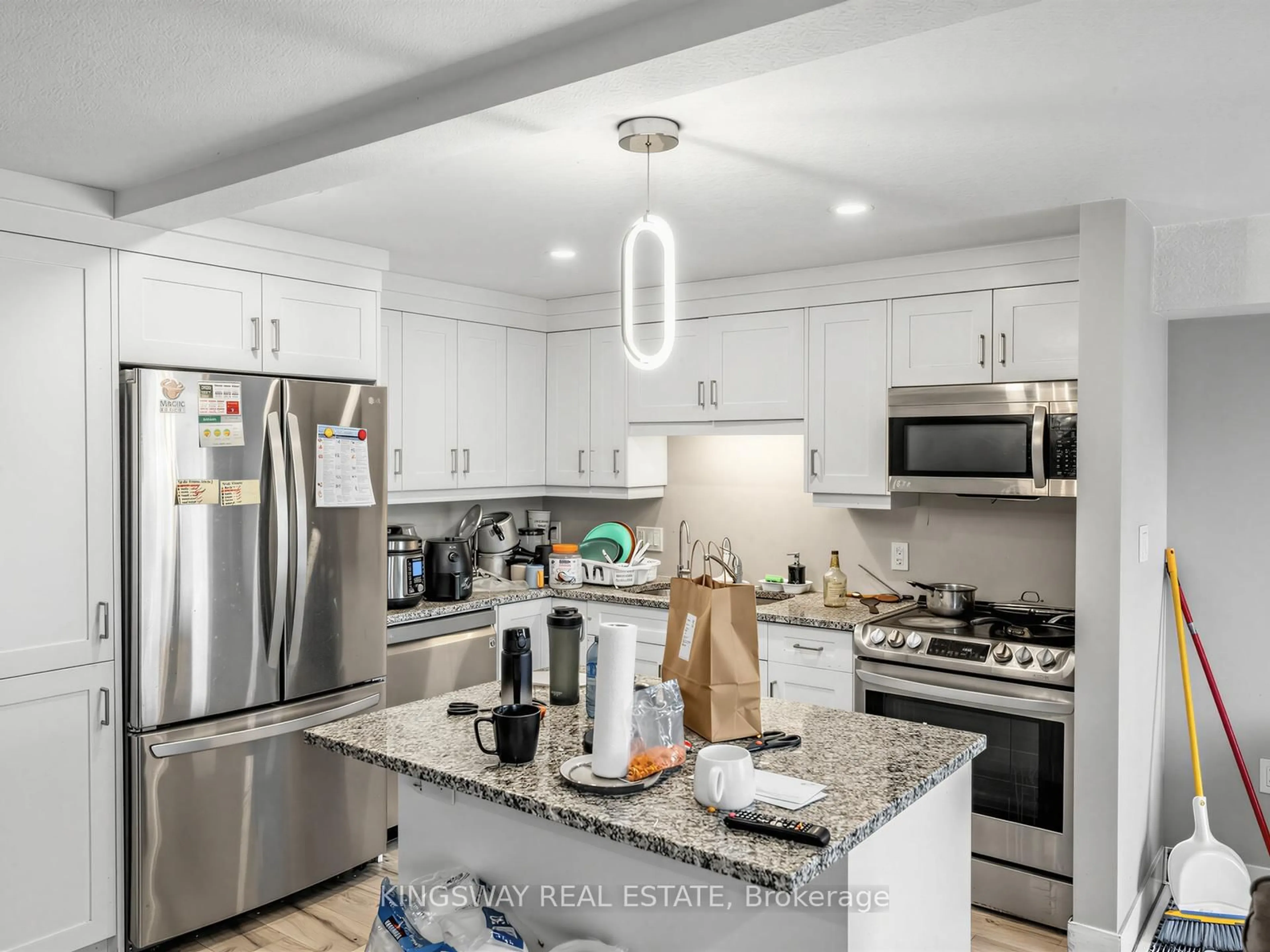 Open concept kitchen, ceramic/tile floor for 1 Highbrook St, Kitchener Ontario N2E 3N9