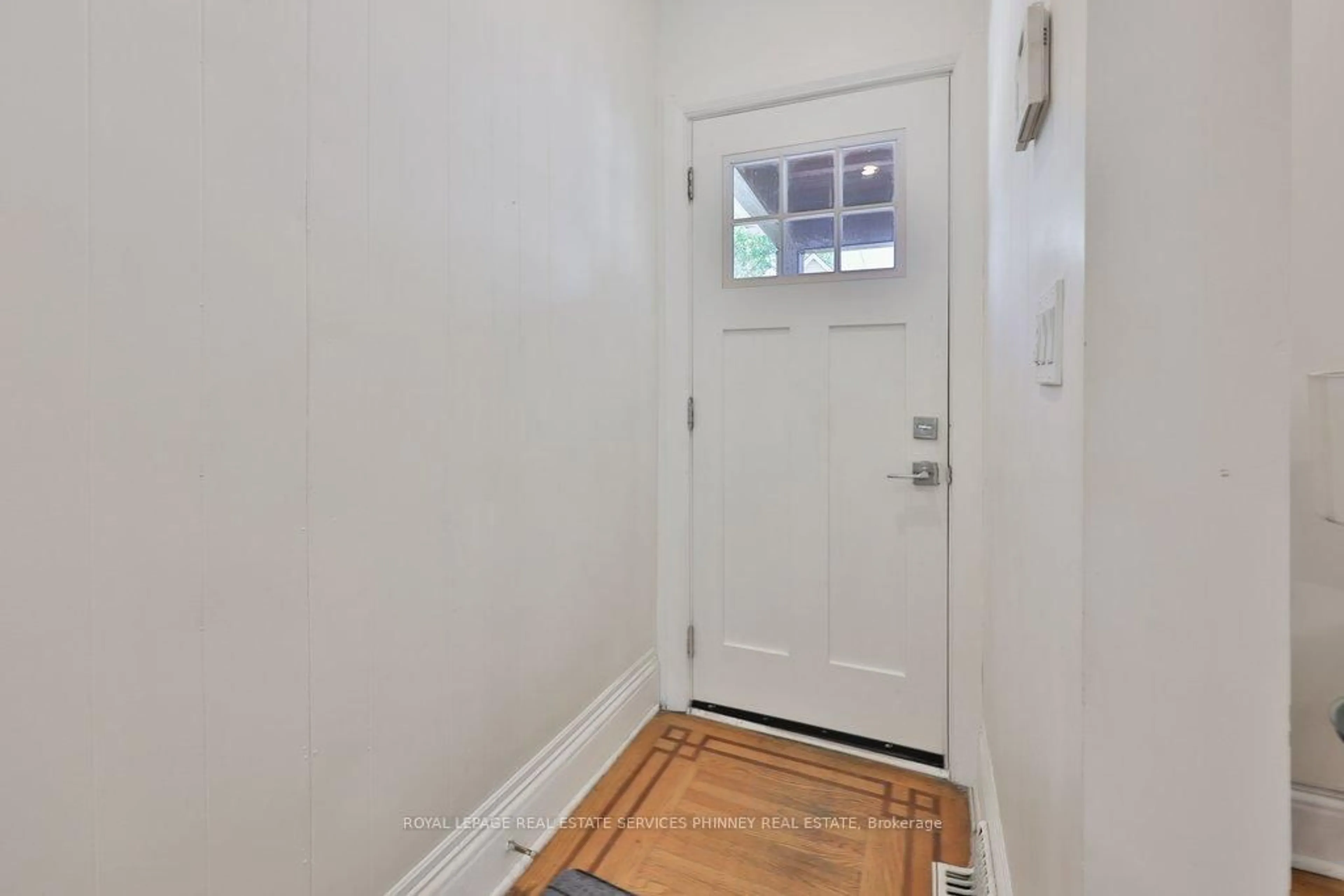 Indoor entryway for 88 Chestnut Ave, Hamilton Ontario L8L 6K9