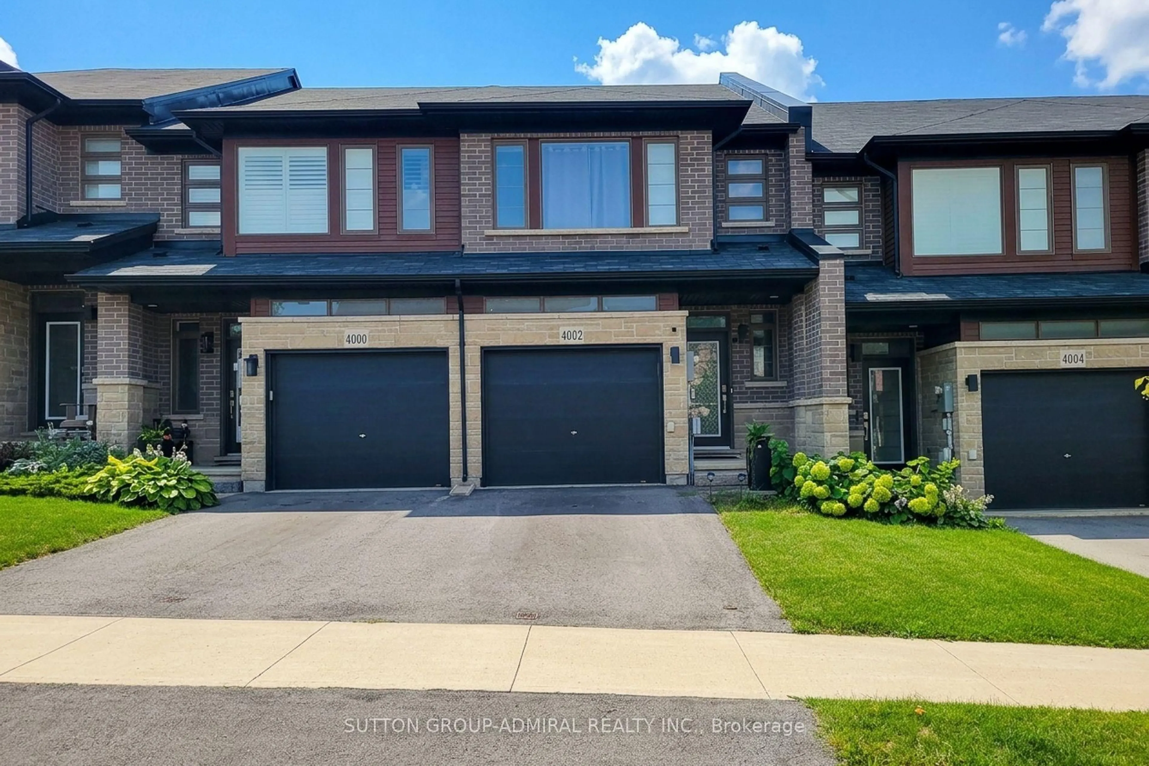 Home with brick exterior material, street for 4002 Crown St, Lincoln Ontario L3J 0S6