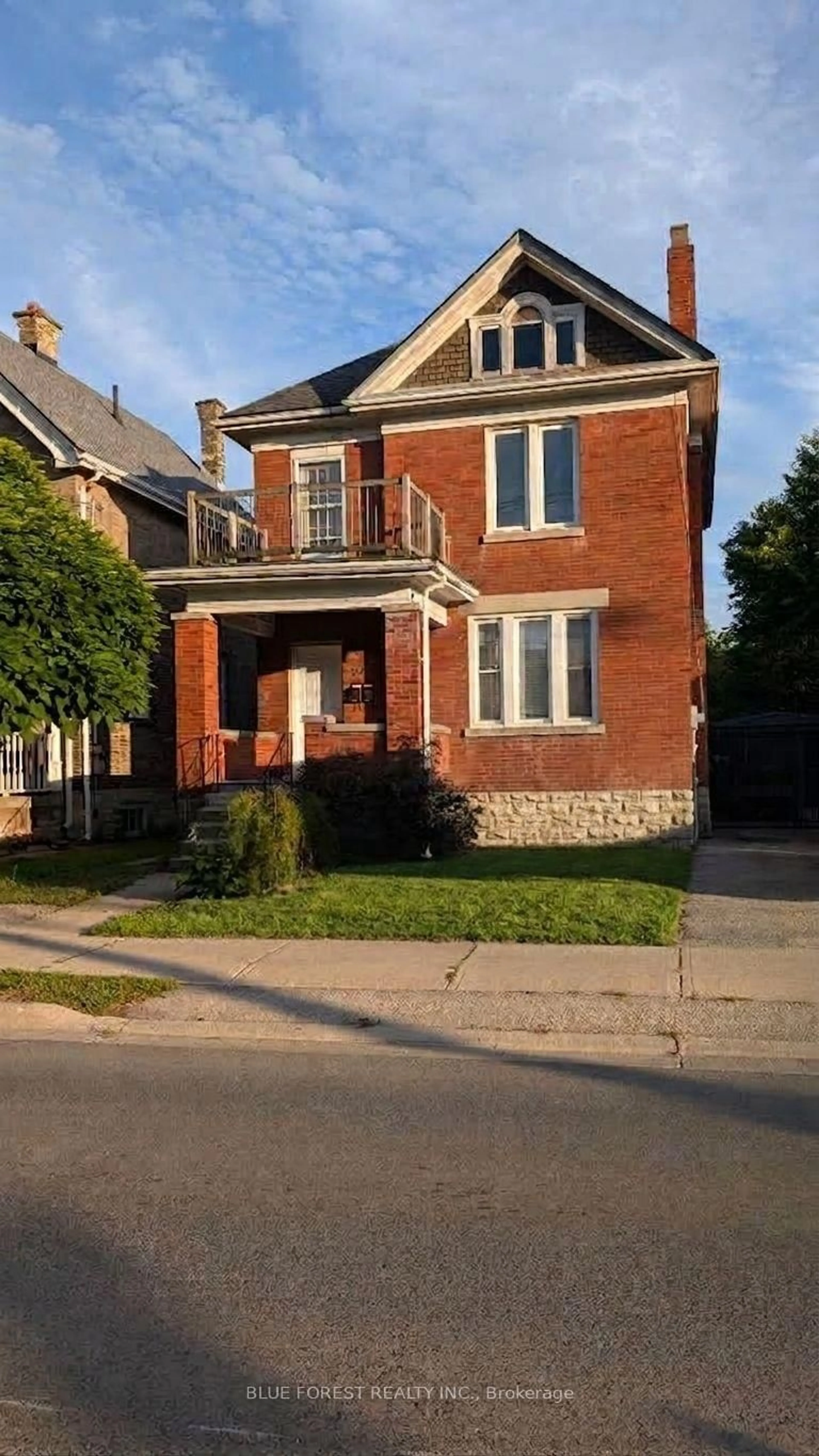 Home with brick exterior material, street for 867 Queens Ave, London East Ontario N5W 3H7