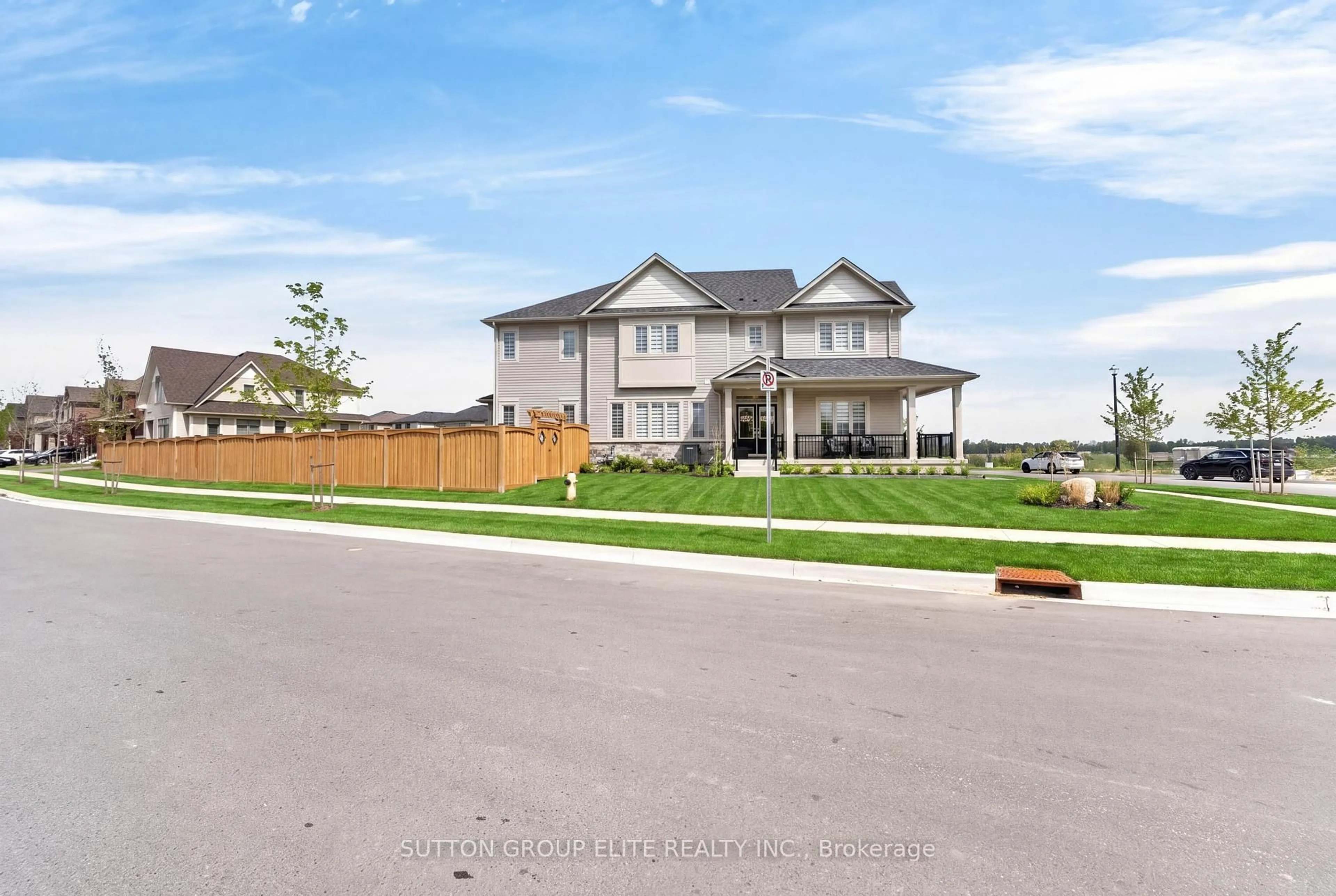 A pic from outside/outdoor area/front of a property/back of a property/a pic from drone, street for 95 Elliot Ave, Centre Wellington Ontario N1M 0H9