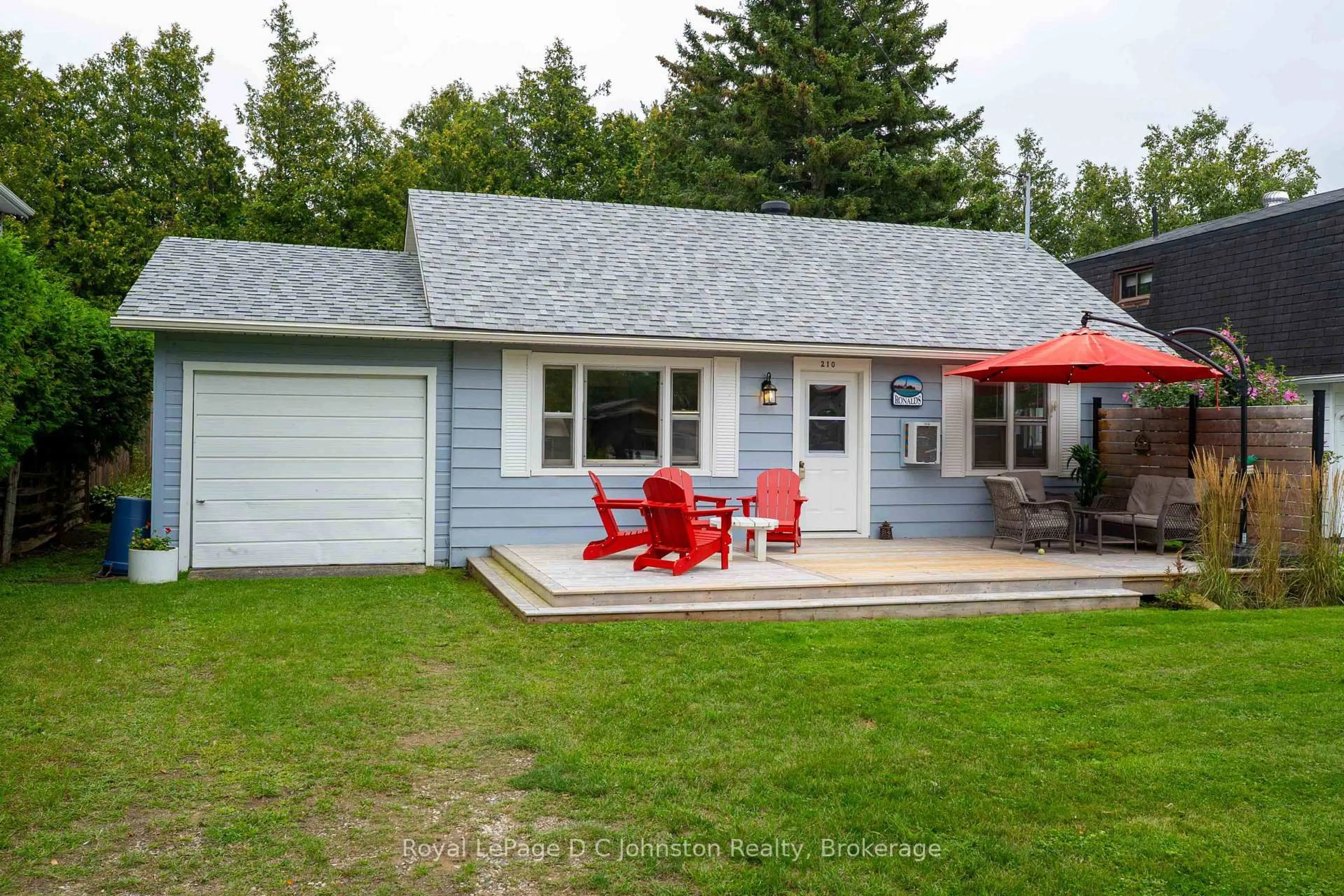 Patio, street for 210 Laird Lane, Saugeen Shores Ontario N0H 2L0
