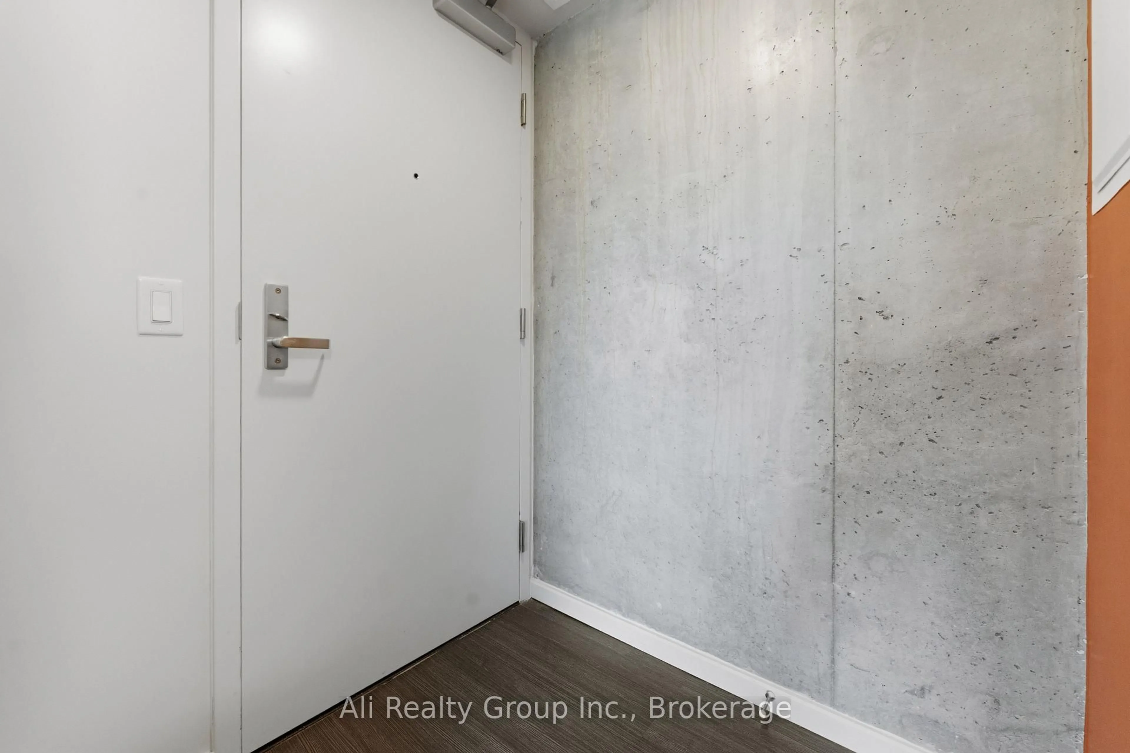 Unknown for 105 Champagne Ave #603, Ottawa Ontario K1S 5E5