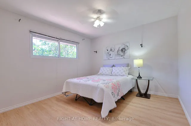 245 West 33rd St, Hamilton 4