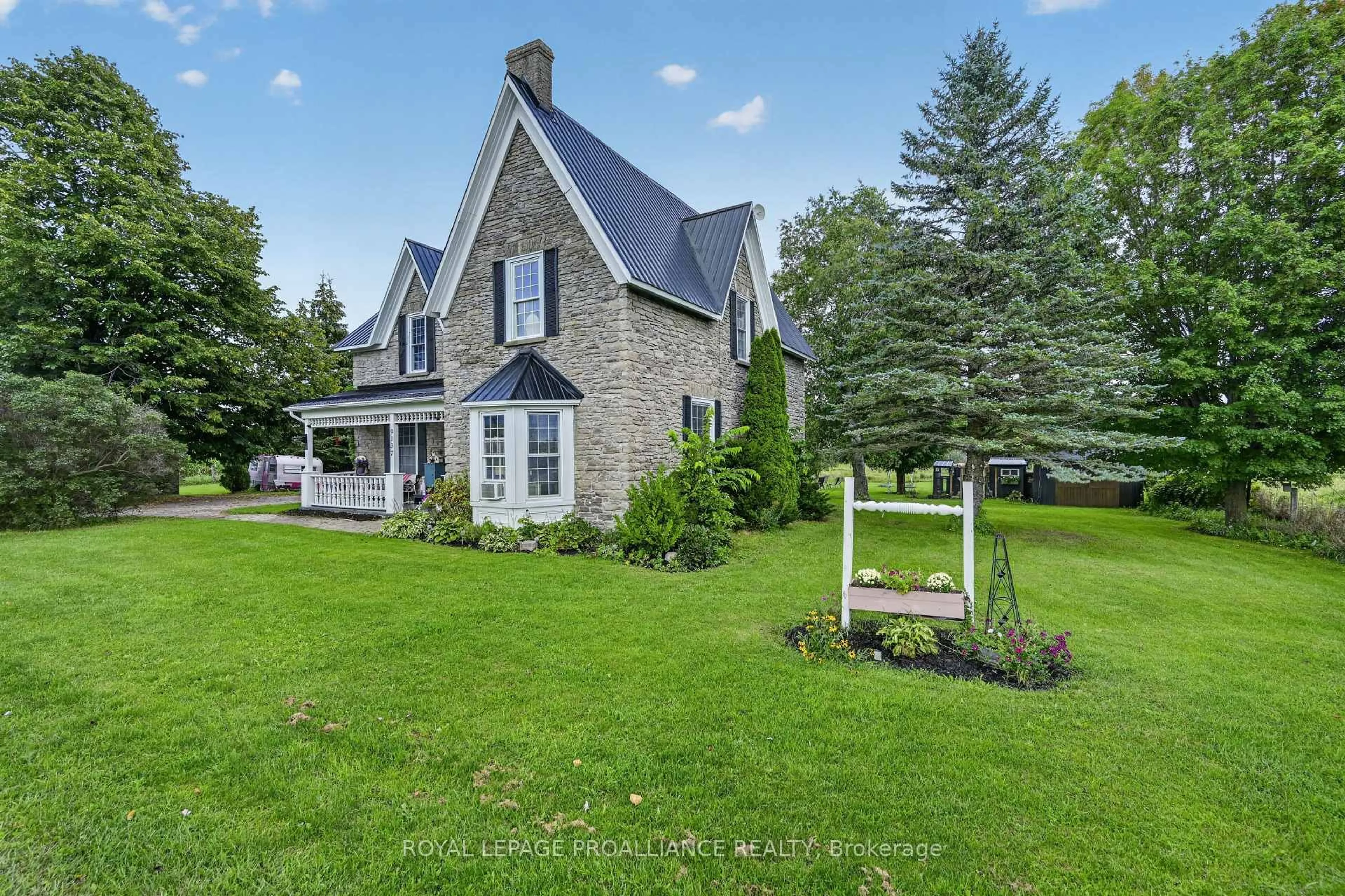 A pic from outside/outdoor area/front of a property/back of a property/a pic from drone, unknown for 9137 County Road 6 Rd, Augusta Ontario K0G 1R0