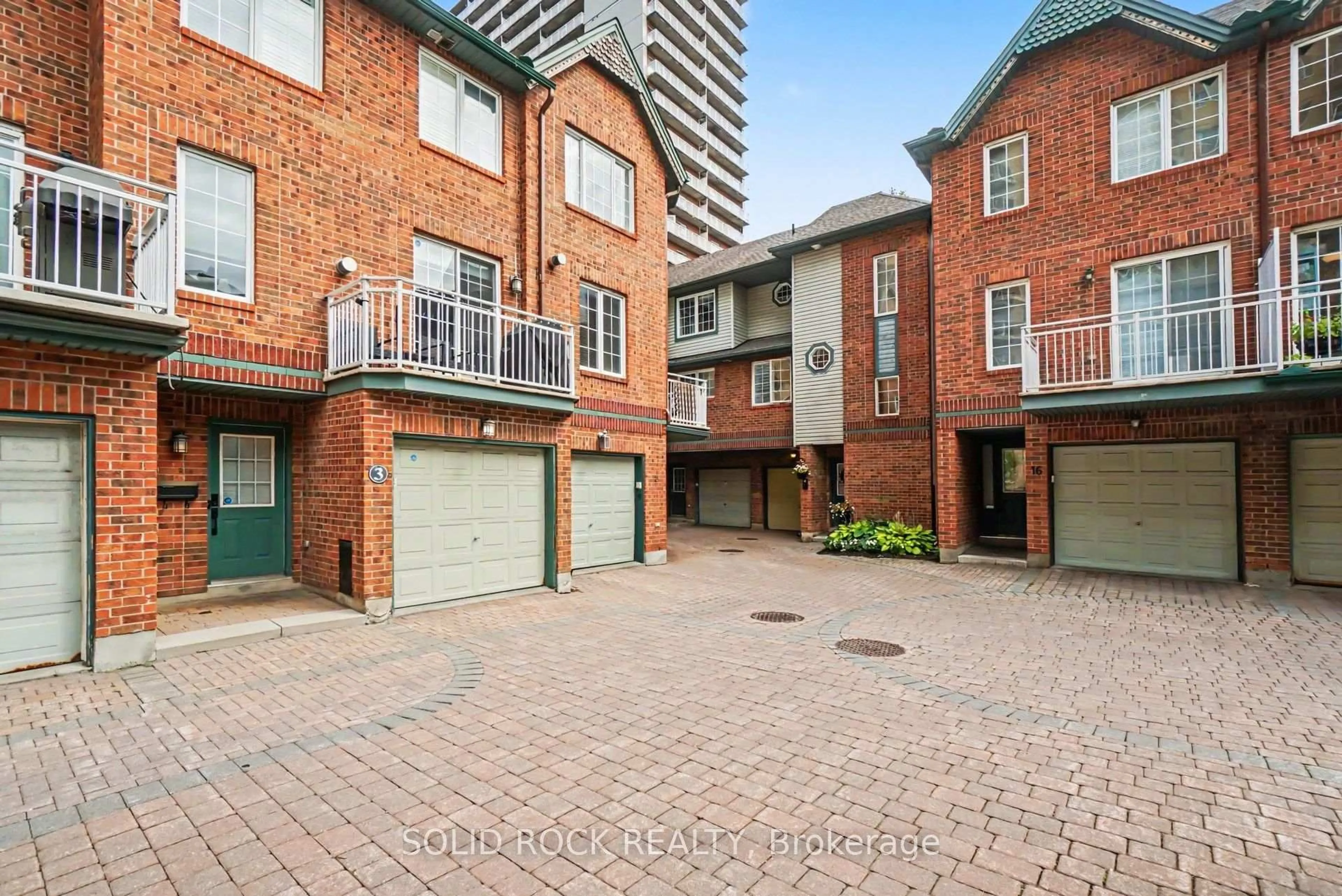 A pic from outside/outdoor area/front of a property/back of a property/a pic from drone, street for 5 Beckington Private, Ottawa Ontario K2P 2N5
