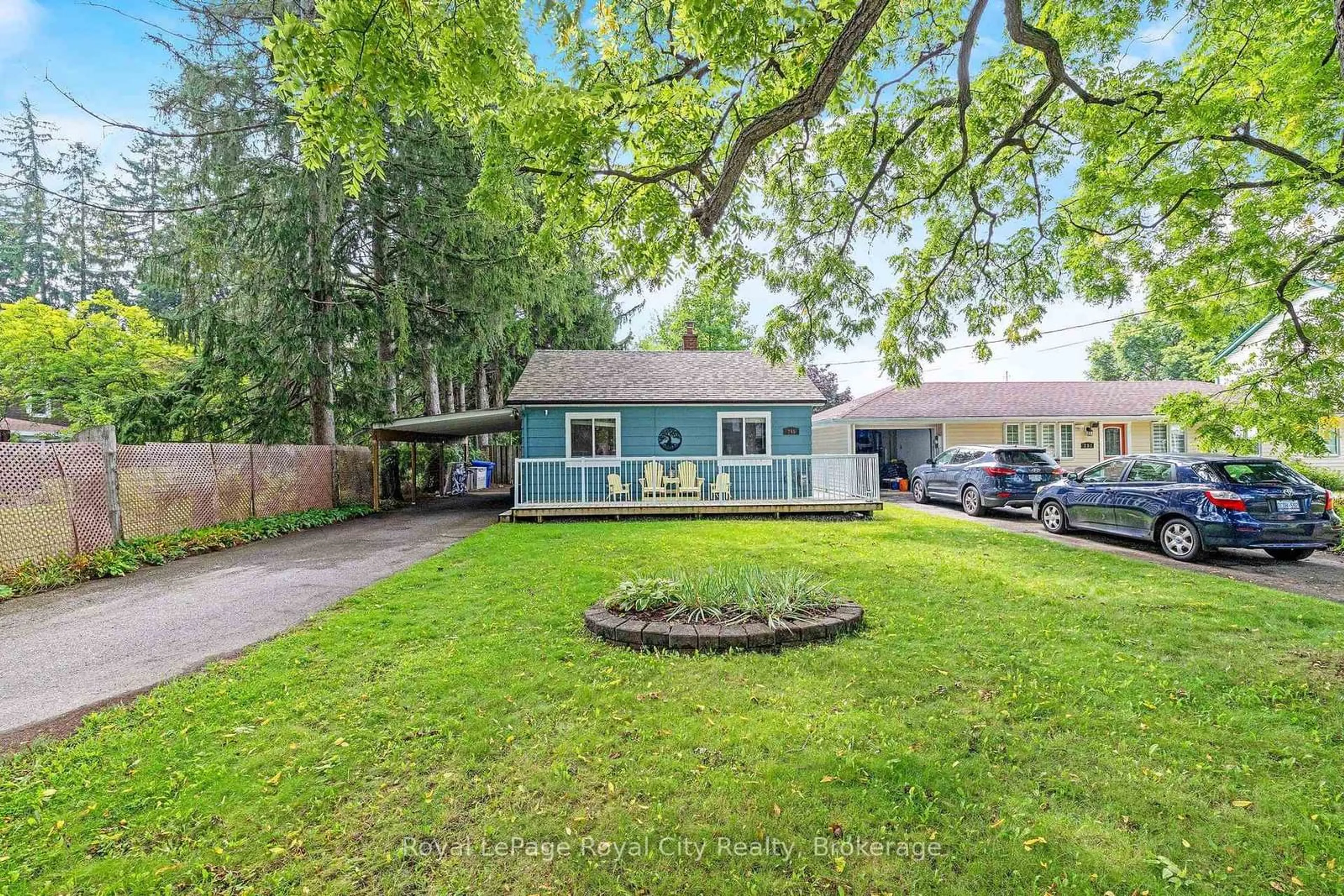 A pic from outside/outdoor area/front of a property/back of a property/a pic from drone, street for 245 Mackenzie St, Guelph/Eramosa Ontario N0B 2K0