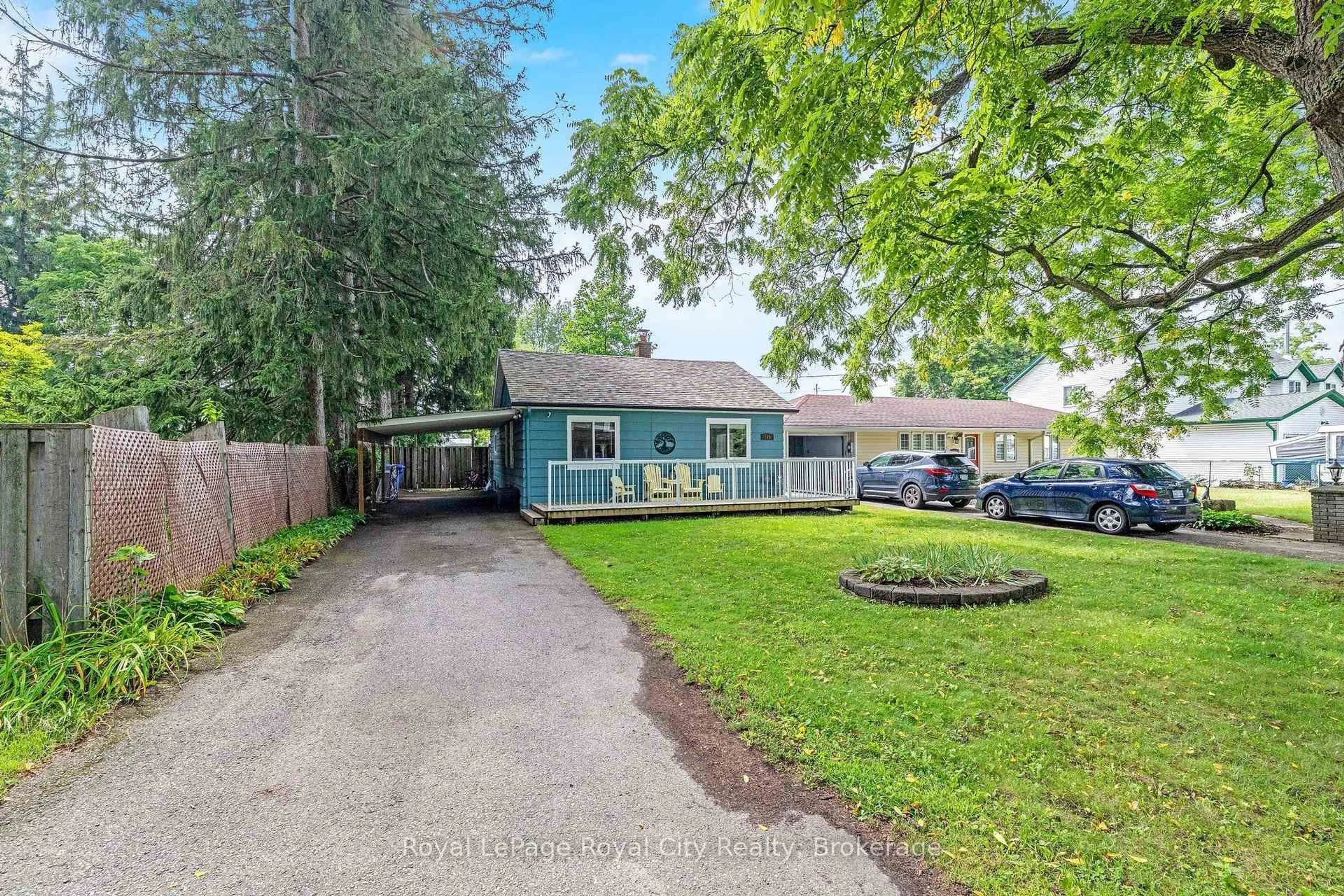 A pic from outside/outdoor area/front of a property/back of a property/a pic from drone, street for 245 Mackenzie St, Guelph/Eramosa Ontario N0B 2K0