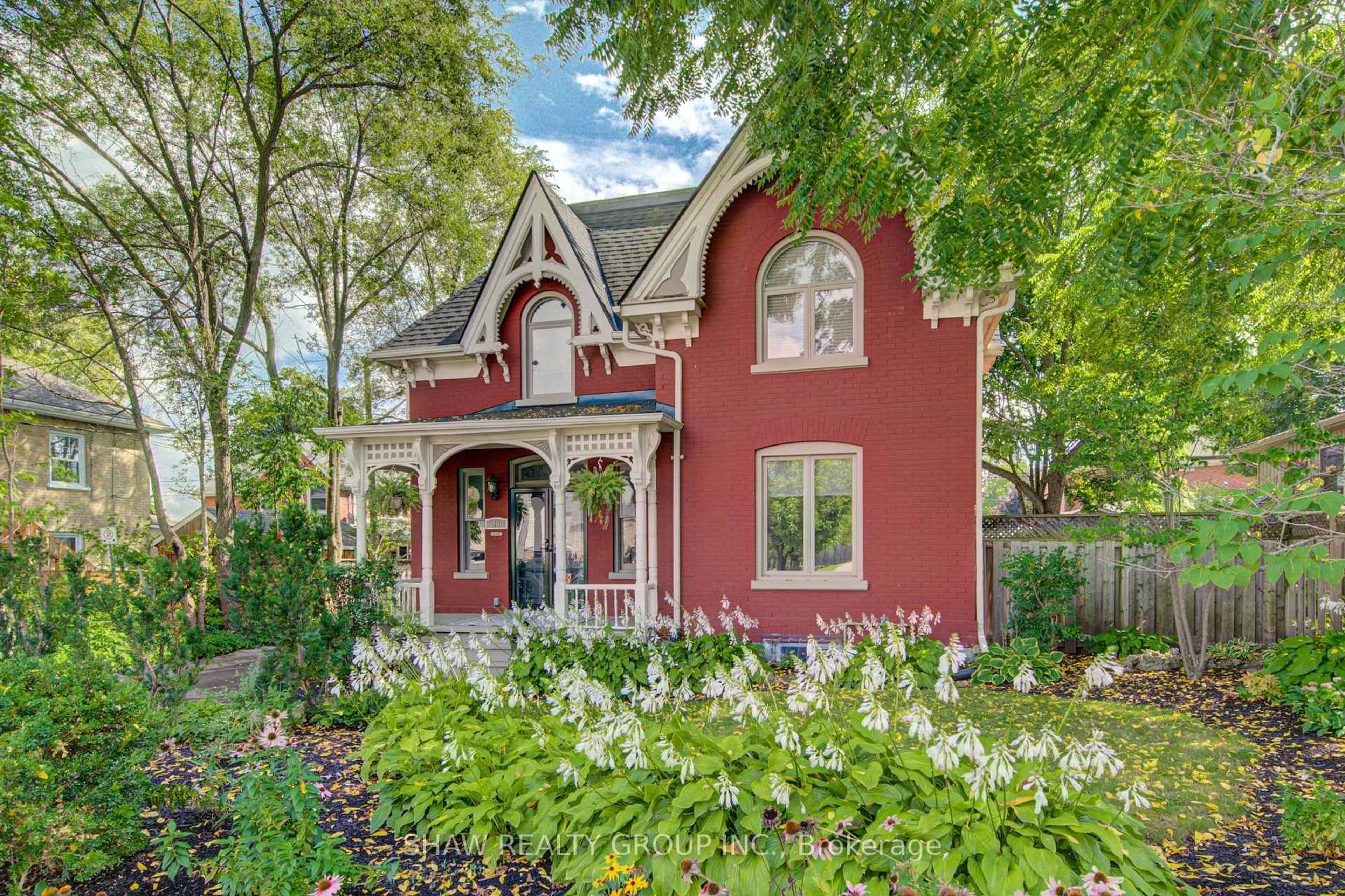 Home with brick exterior material, street for 15 Gilholm Ave, Cambridge Ontario N1S 1T3